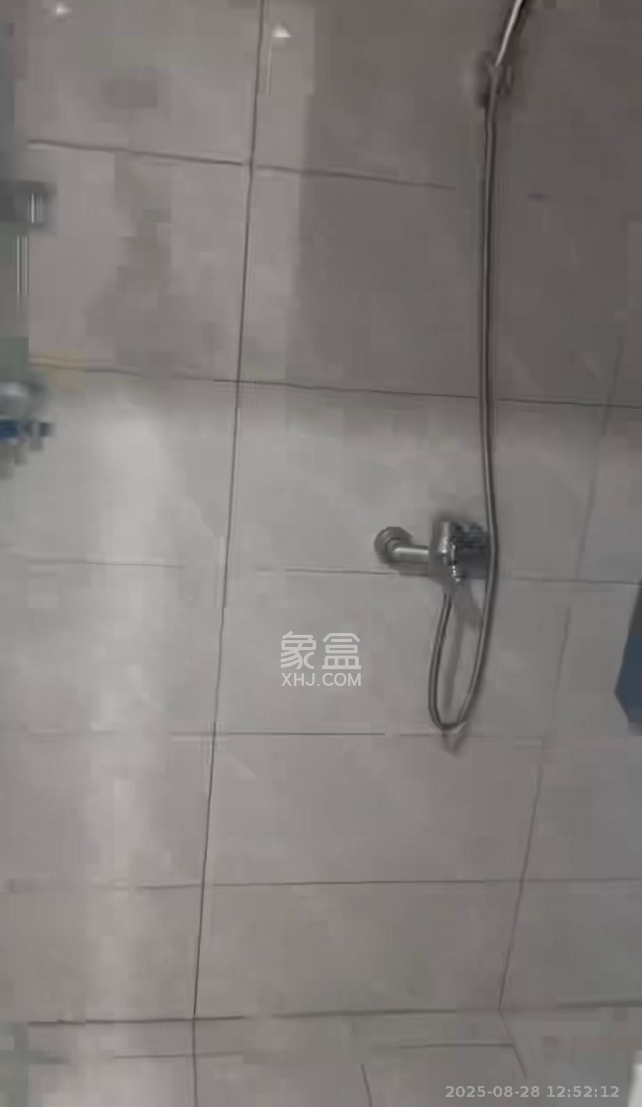 保利香槟国际  1室0厅0卫   1300.00元/月