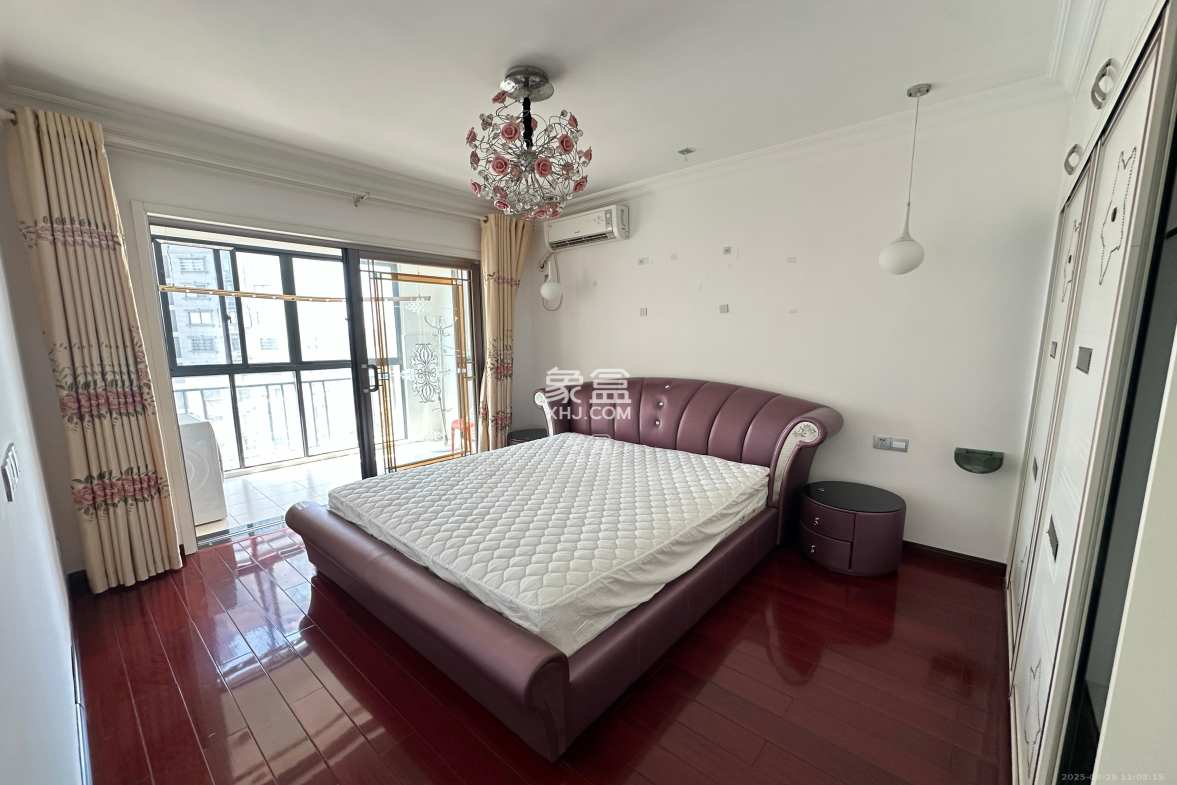 阳光锦城  3室1厅1卫    4500.0元/月 阳光锦城  3室1厅1卫    4500.0元/月室内图