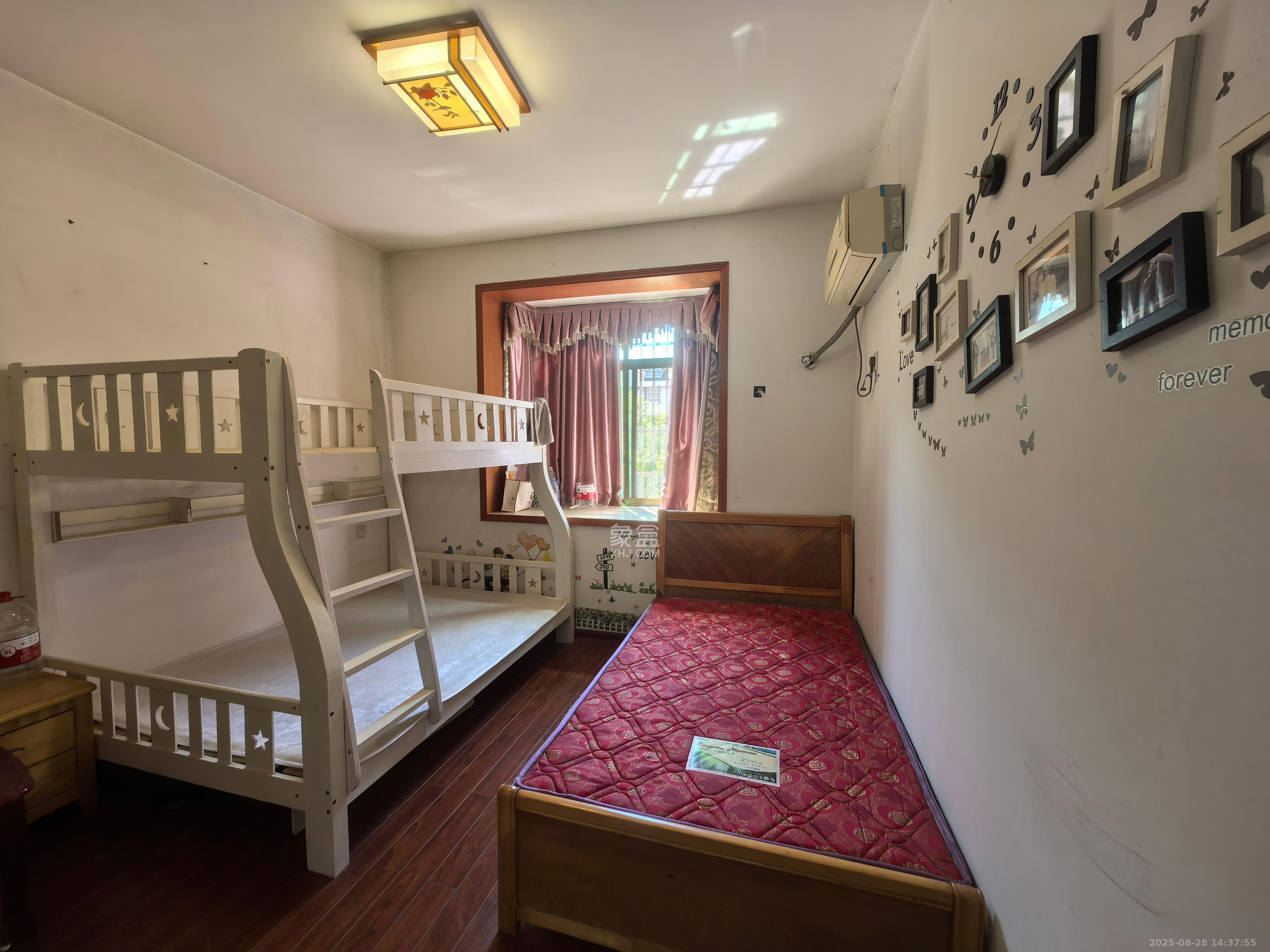 兴联母山小区  3室2厅2卫    1500.0元/月室内图