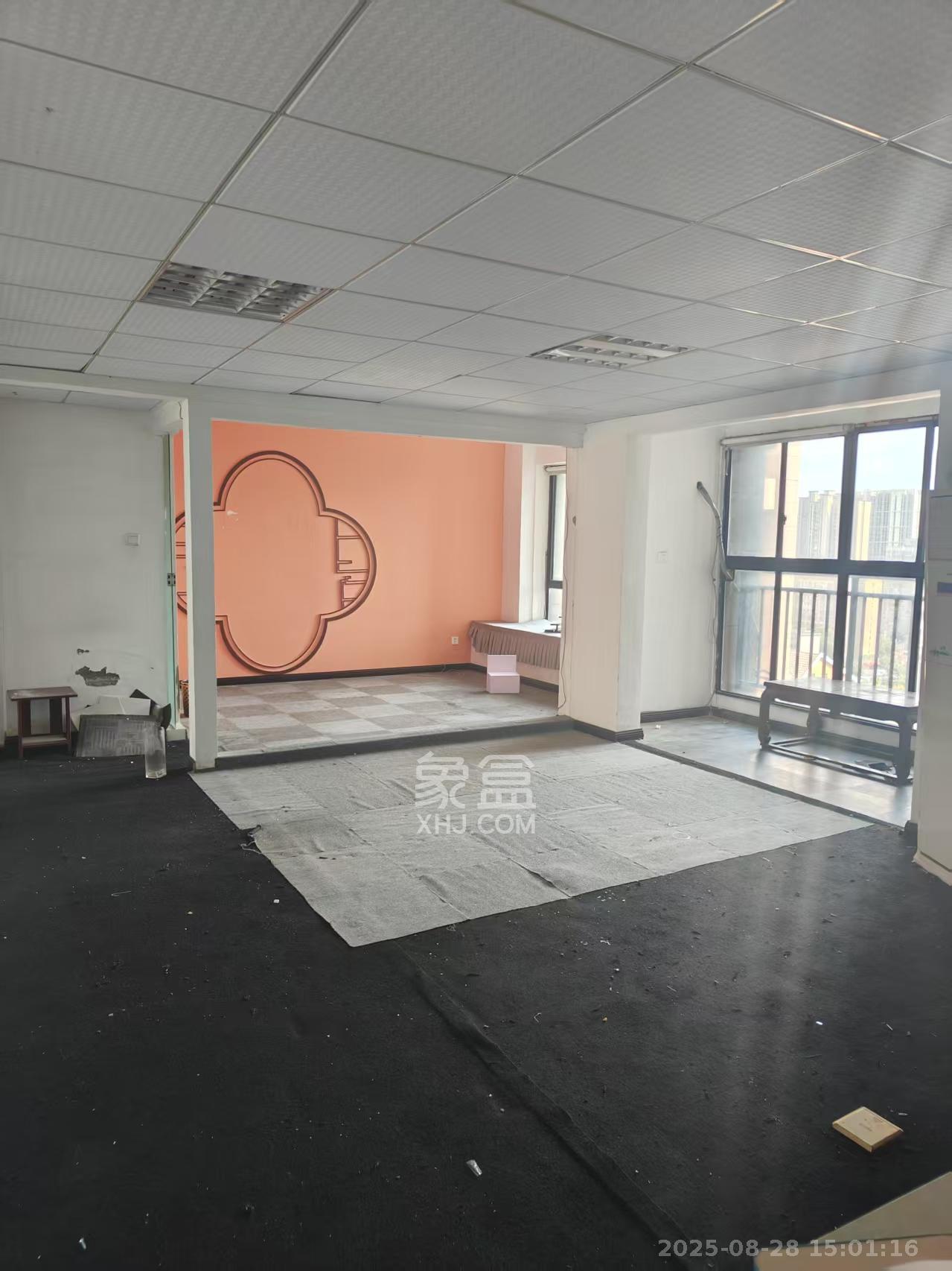 湘腾城市广场  3室2厅1卫    3000.0元/月 湘腾城市广场  3室2厅1卫    3000.0元/月