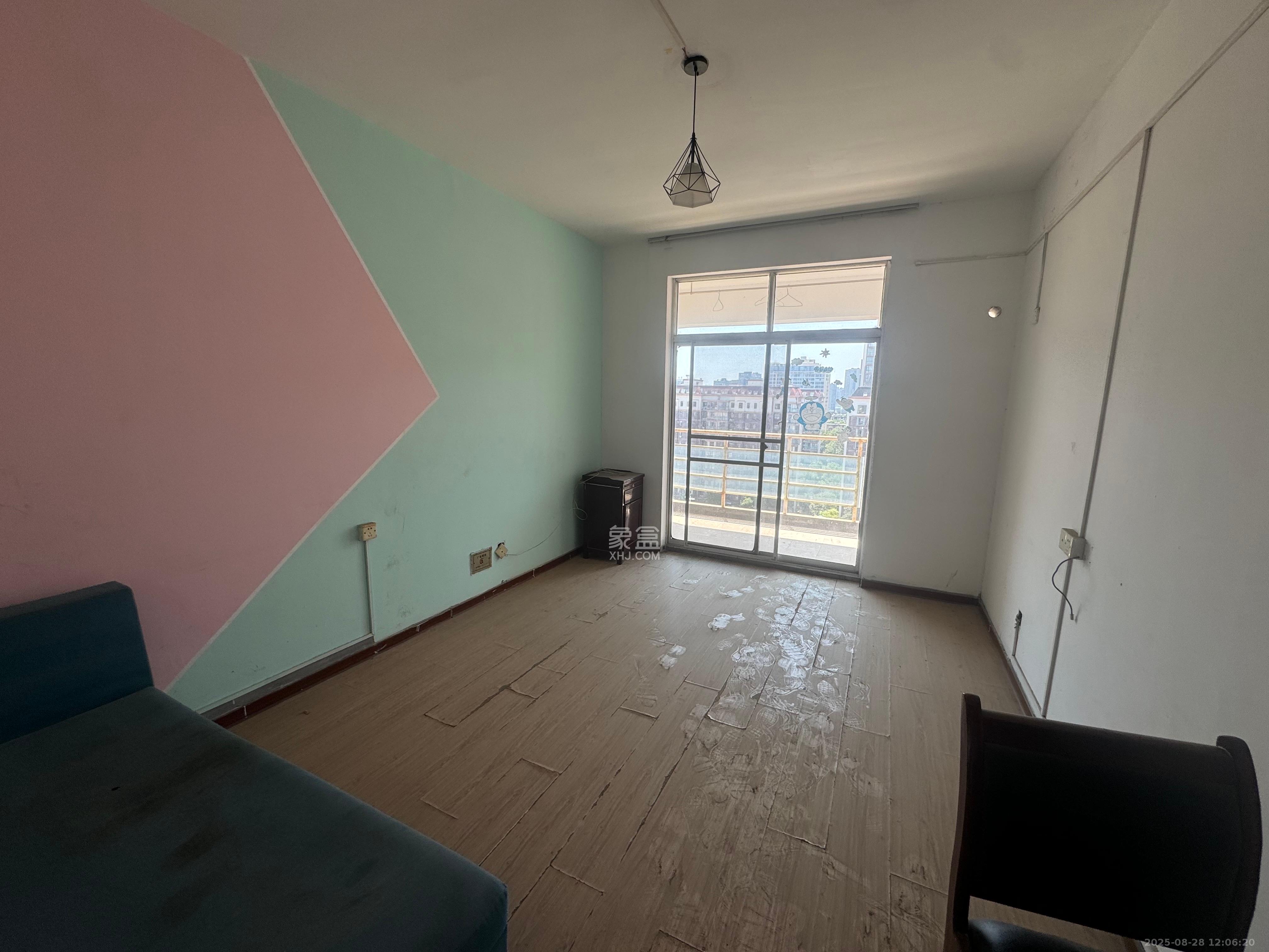 湘林家园(湘林小区电梯房) 4室2厅2卫 3000.0元/月 湘林家园(湘林小区电梯房) 4室2厅2卫 3000.0元/月室内图