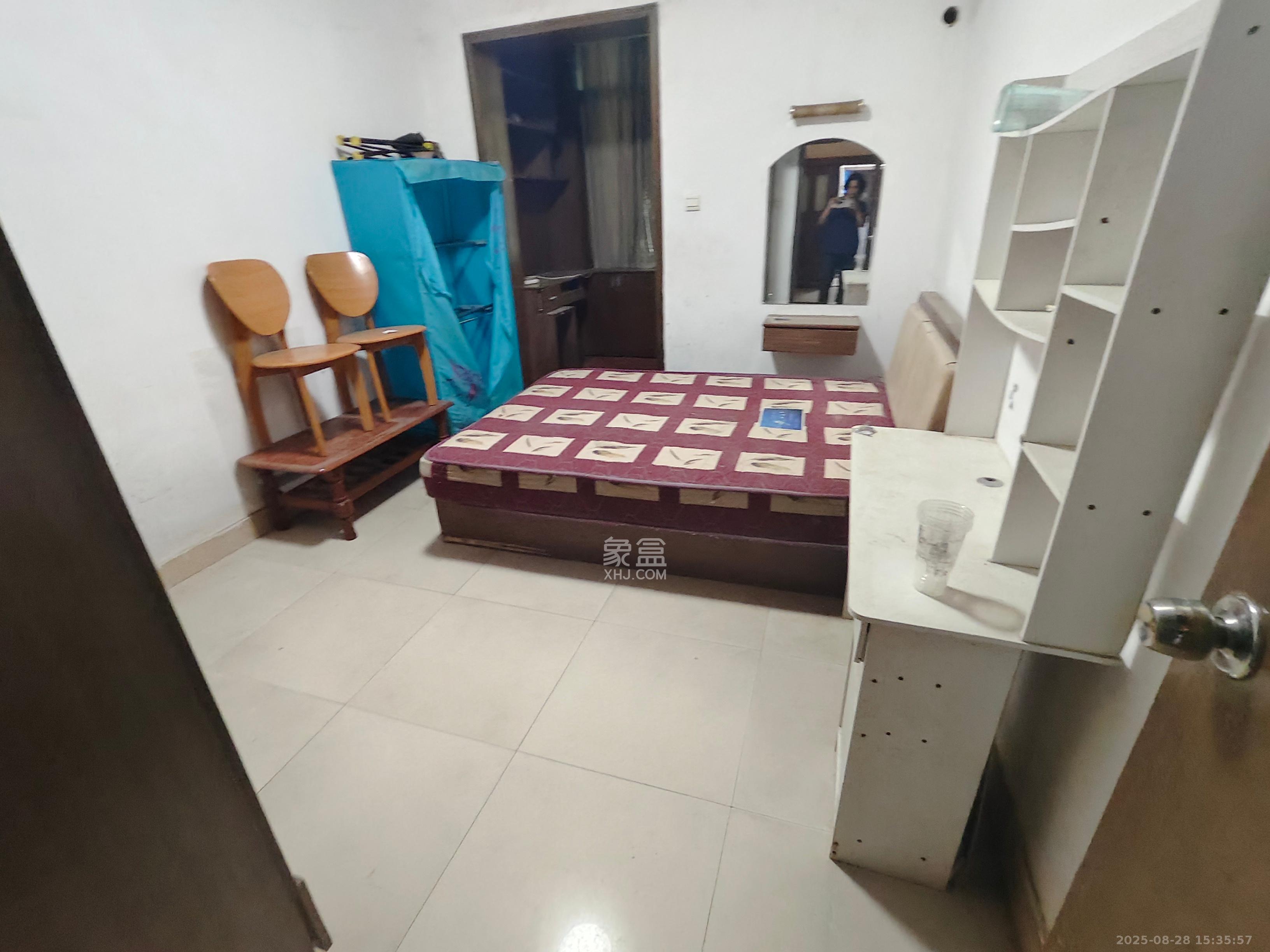 长监宿舍 1室2厅1卫 1900.0元/月 长监宿舍 1室2厅1卫 1900.0元/月室内图