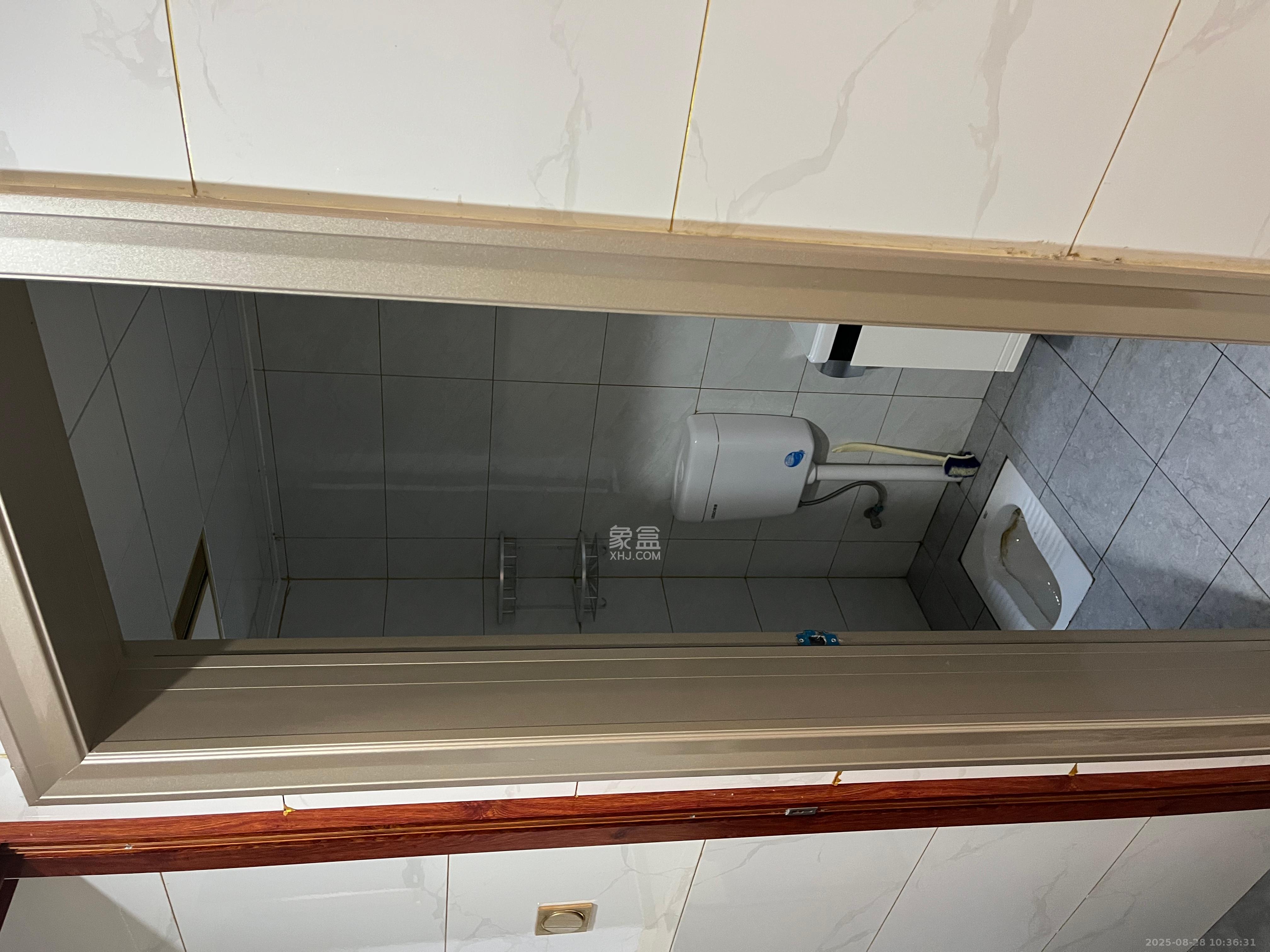 长房半岛蓝湾(观山月)  2室2厅1卫    1700.0元/月 长房半岛蓝湾(观山月)  2室2厅1卫    1700.0元/月