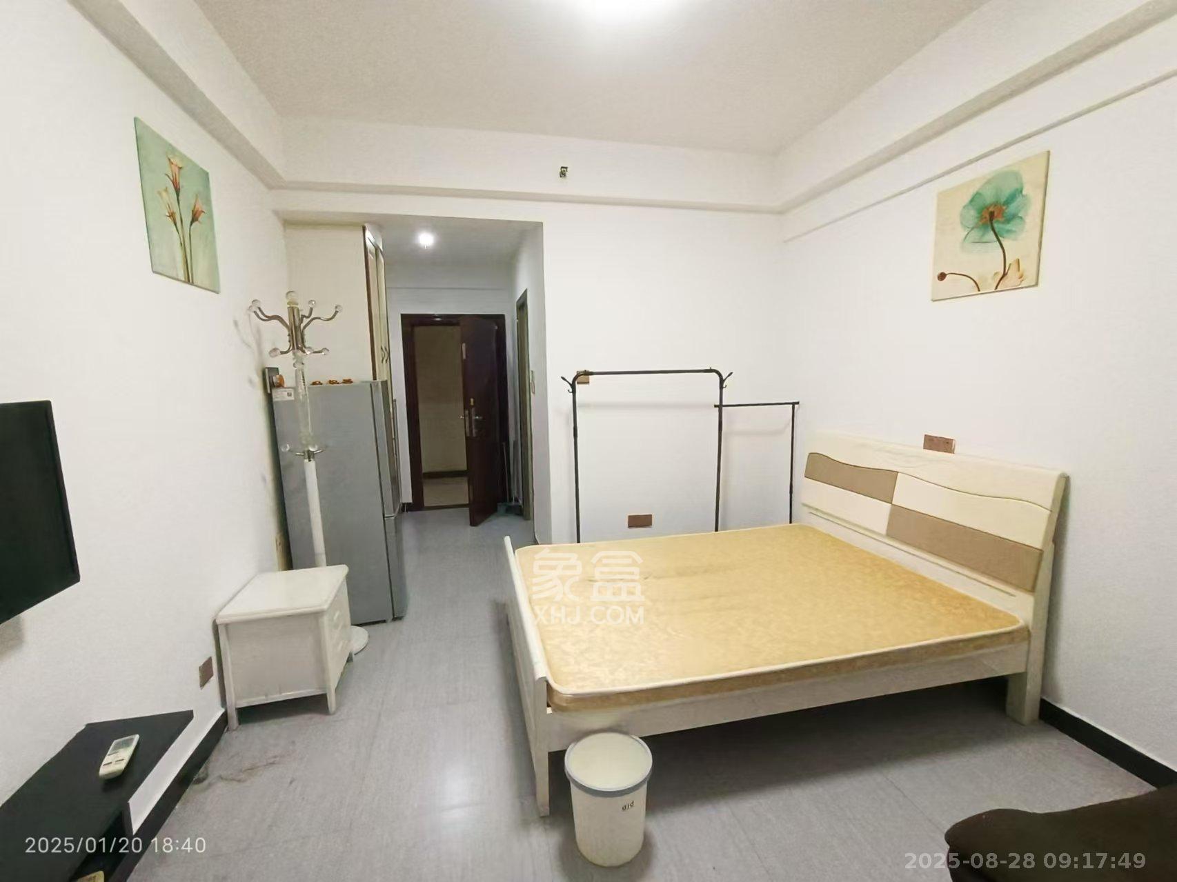 保利麓谷林语I区  1室1厅1卫    1100.0元/月室内图