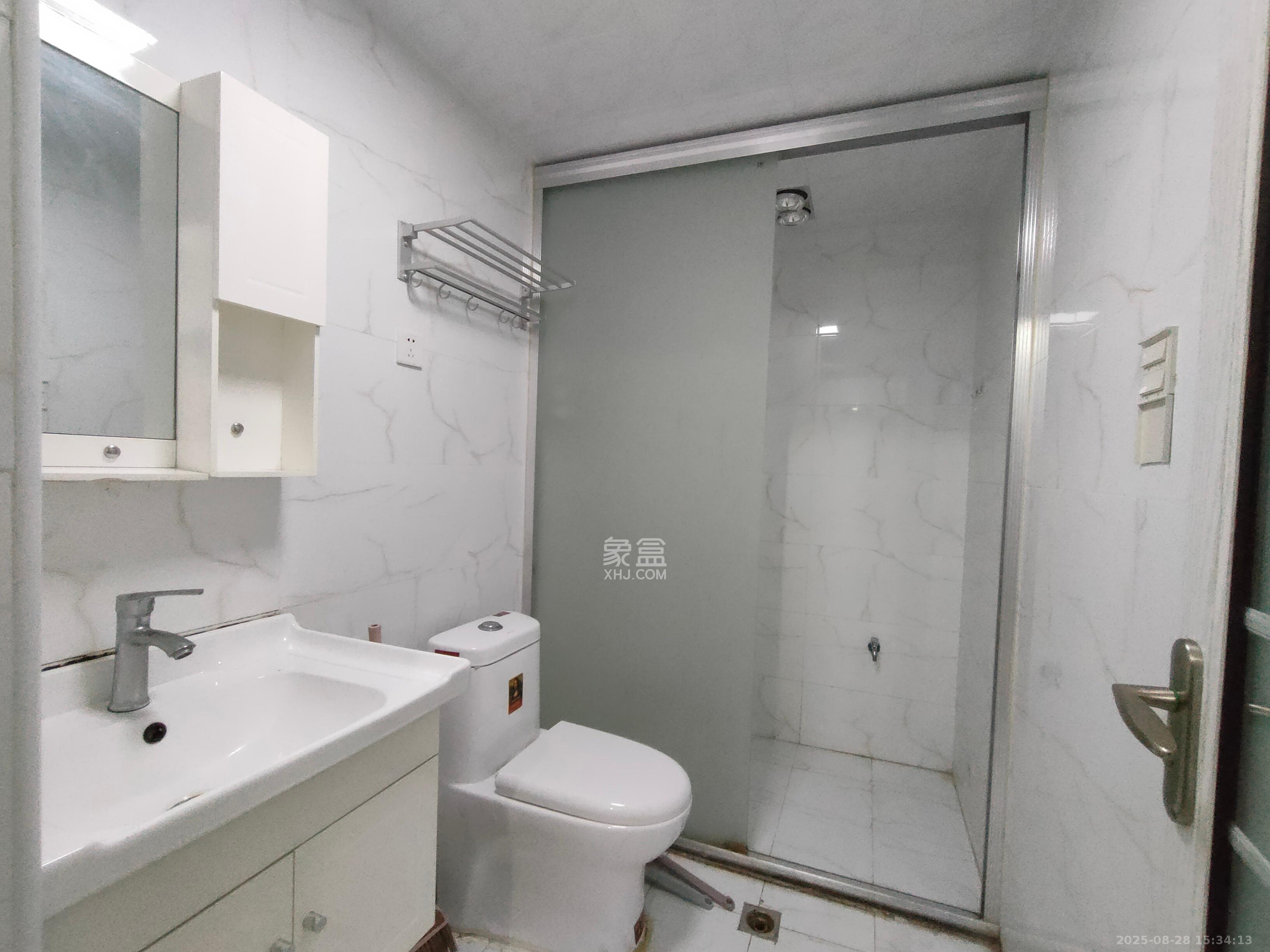 第六都(陆都小区) 1室1厅1卫 1600.0元/月 第六都(陆都小区) 1室1厅1卫 1600.0元/月室内图