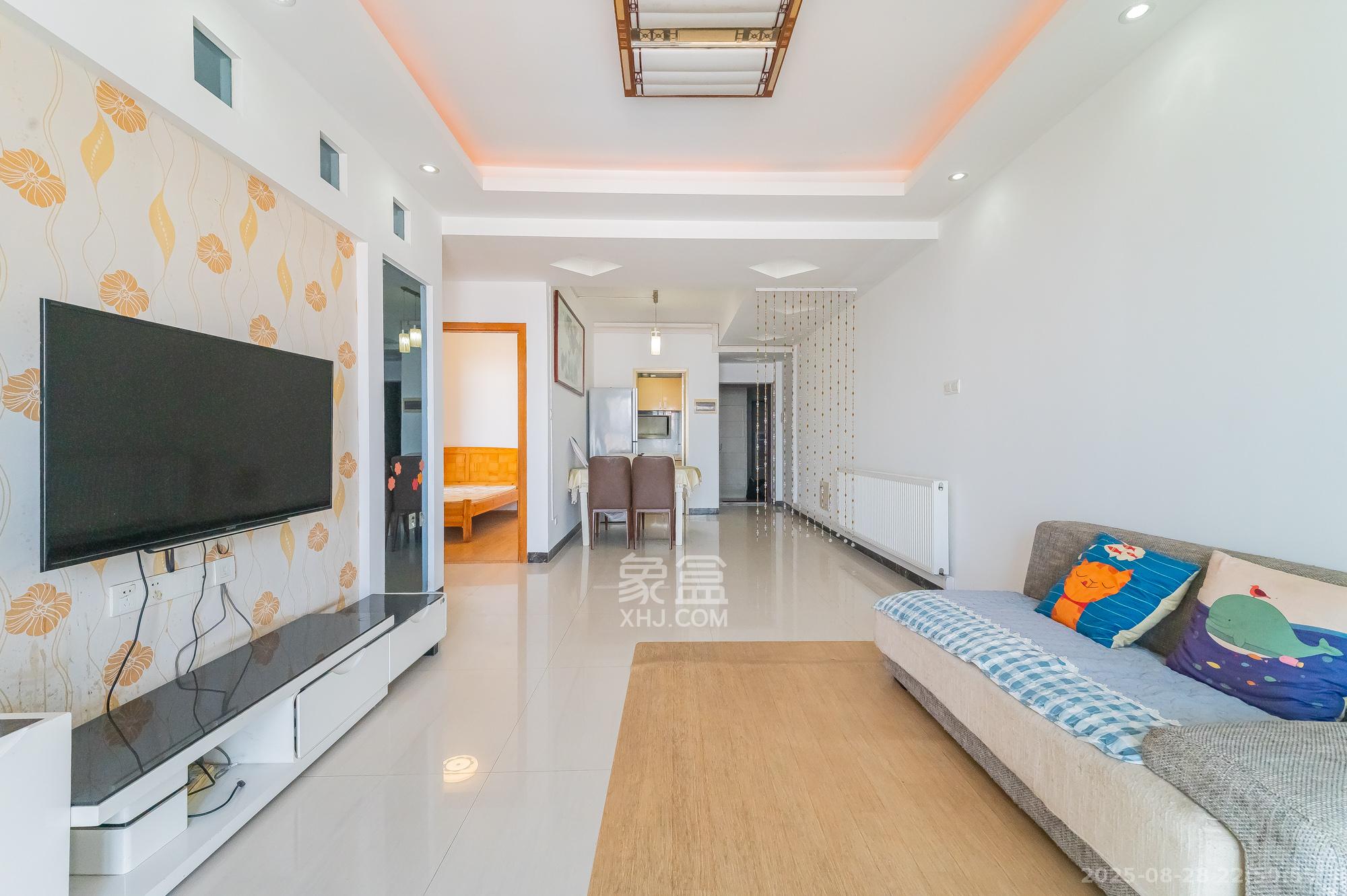 水岸世景  2室2厅1卫    53.8万 水岸世景  2室2厅1卫    53.8万客厅