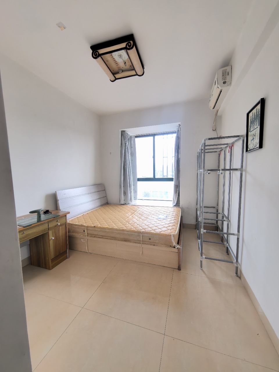 华荣府  4室2厅2卫    150.0万 华荣府  4室2厅2卫    150.0万客厅