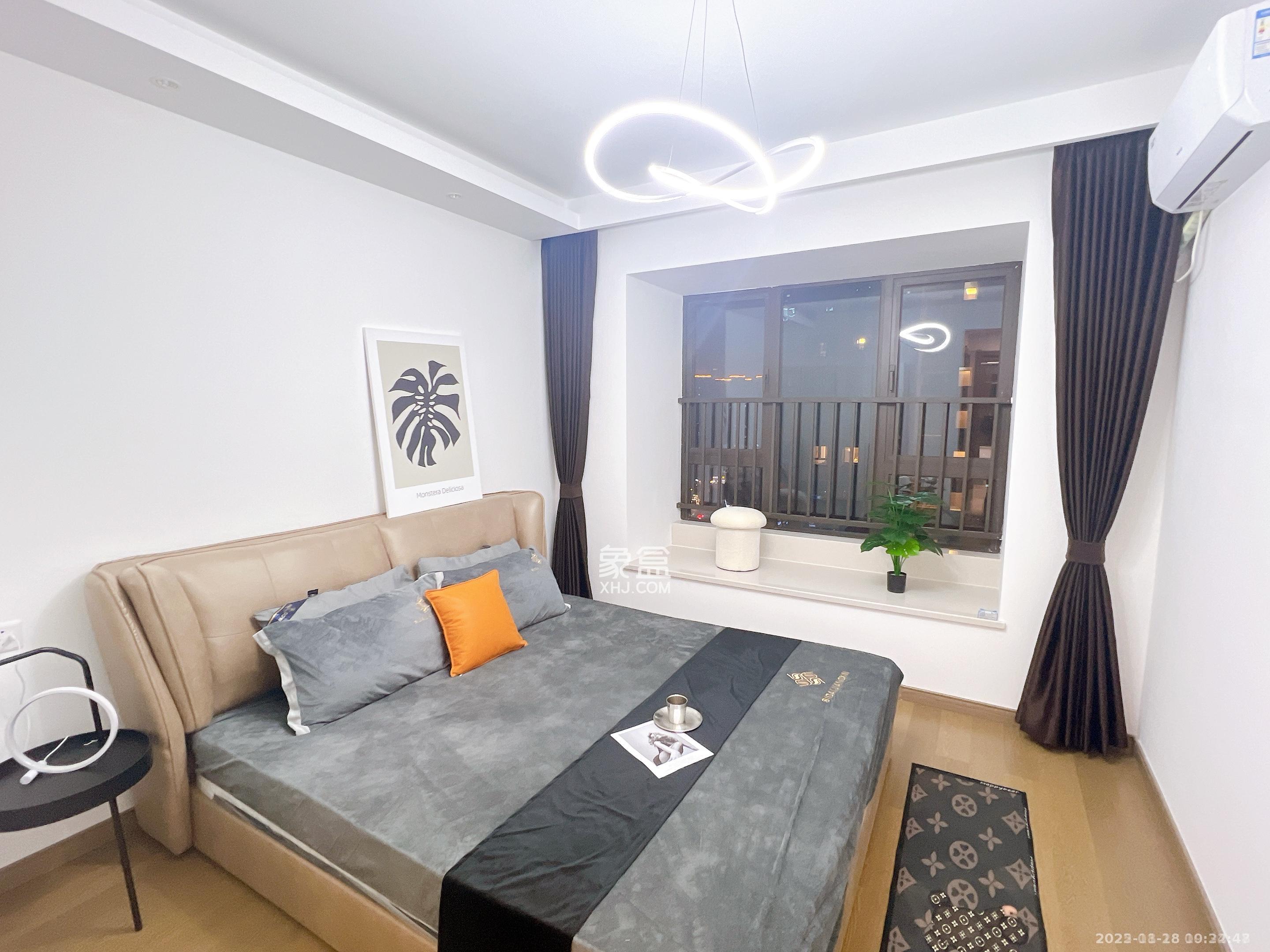 龙湖铂金中心（龙湖春江郦城）  3室2厅2卫    3900.0元/月室内图