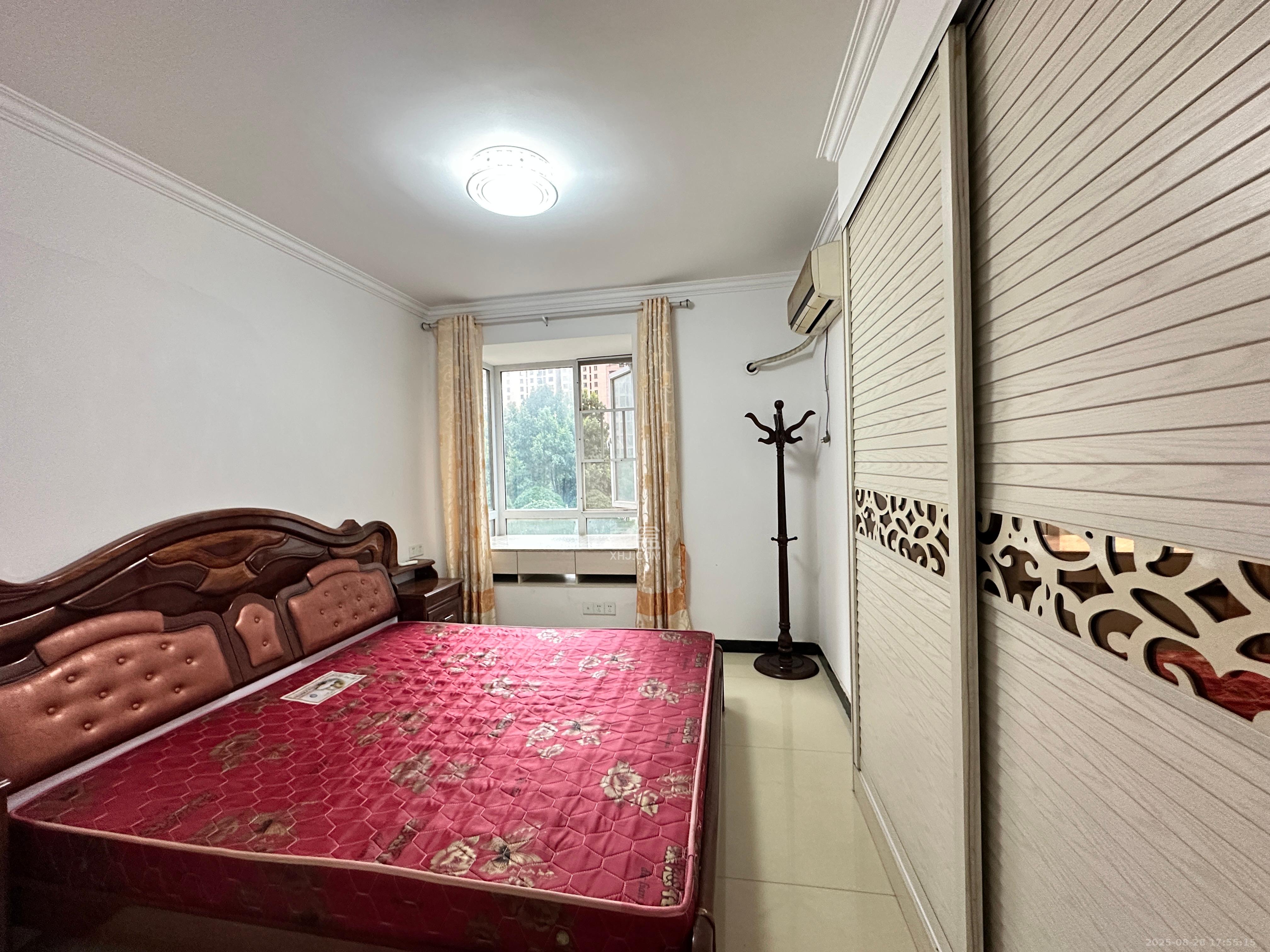 丽发新城 2室2厅1卫 1600.0元/月 丽发新城 2室2厅1卫 1600.0元/月室内图