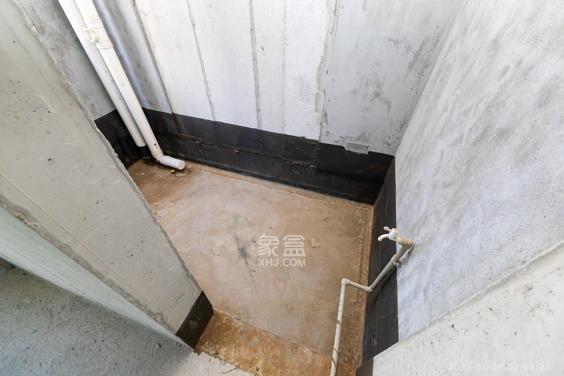 润和湘江天地E区  4室2厅3卫    190.0万 润和湘江天地E区  4室2厅3卫    190.0万卫生间