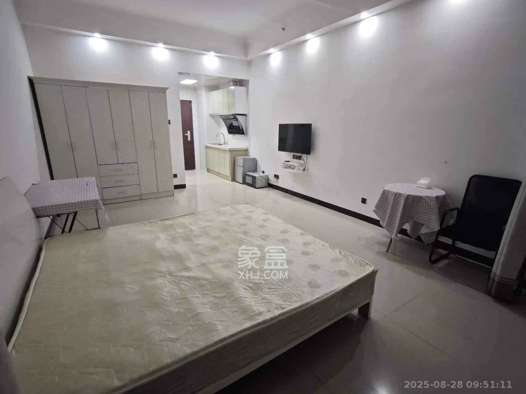 湘诚德峰小区A区  1室1厅1卫   1400.00元/月室内图