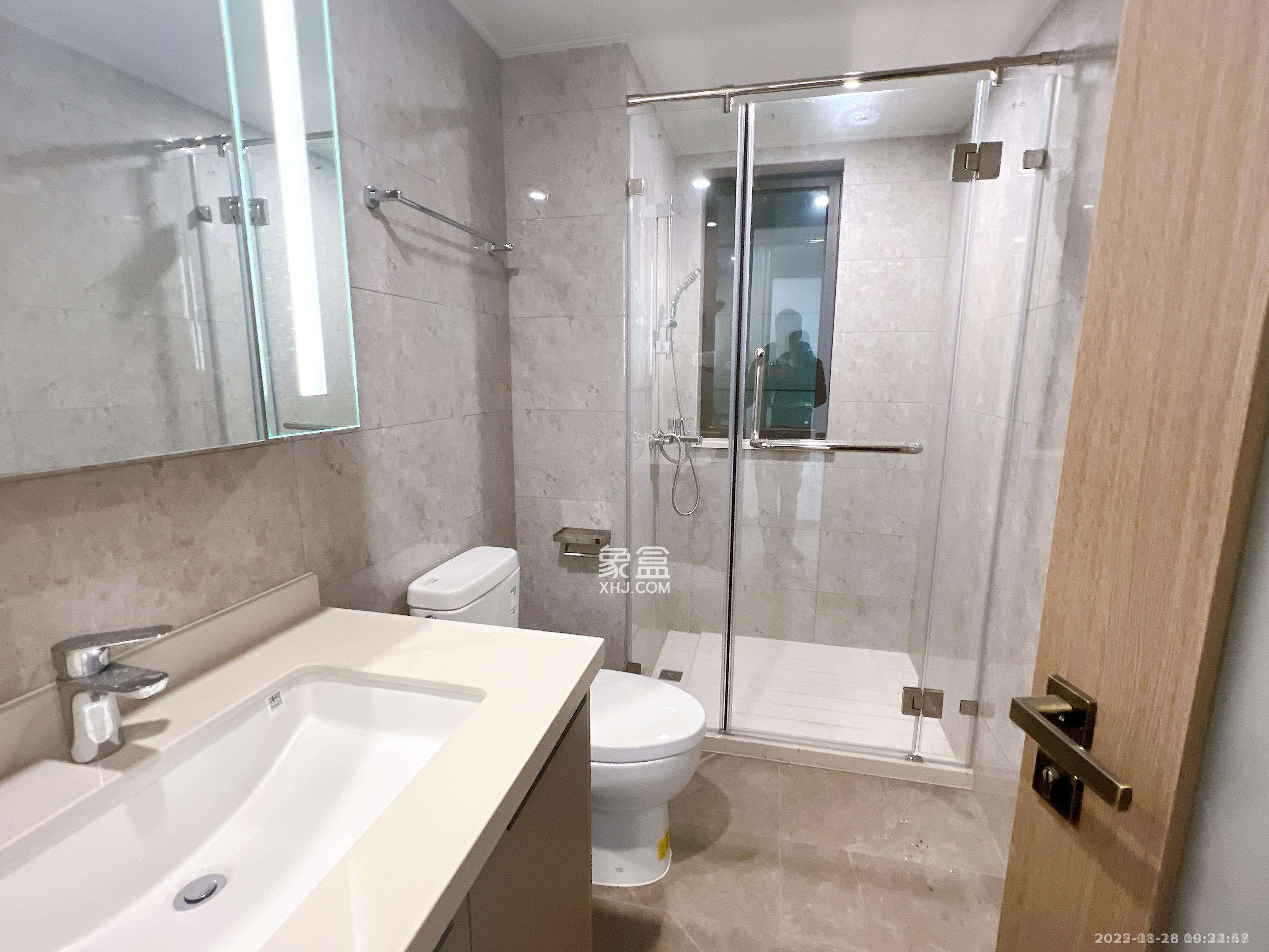 龙湖铂金中心(龙湖春江郦城)  3室2厅2卫    3900.0元/月 龙湖铂金中心(龙湖春江郦城)  3室2厅2卫    3900.0元/月