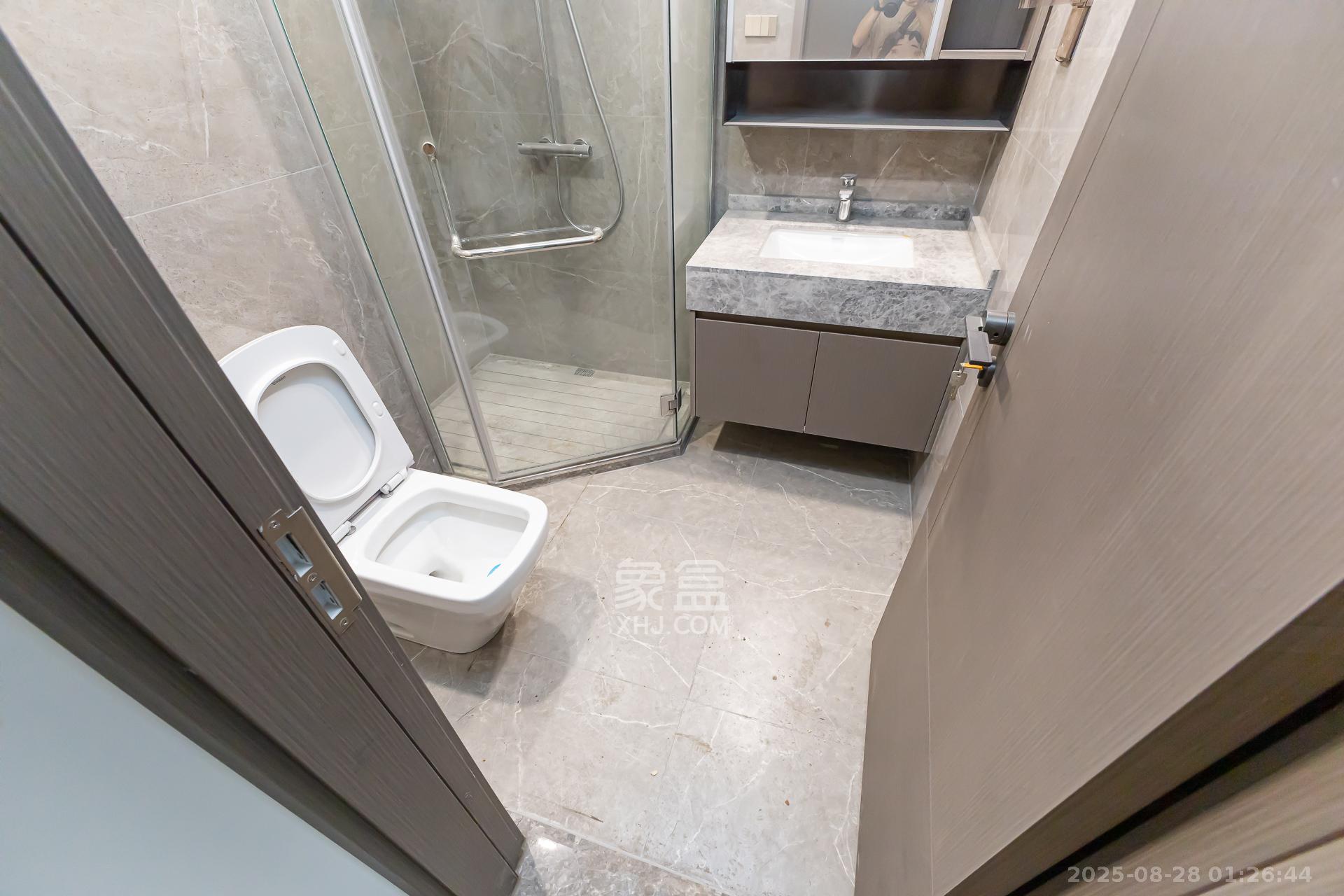 嘉臣道  4室2厅3卫    448.0万 嘉臣道  4室2厅3卫    448.0万卫生间