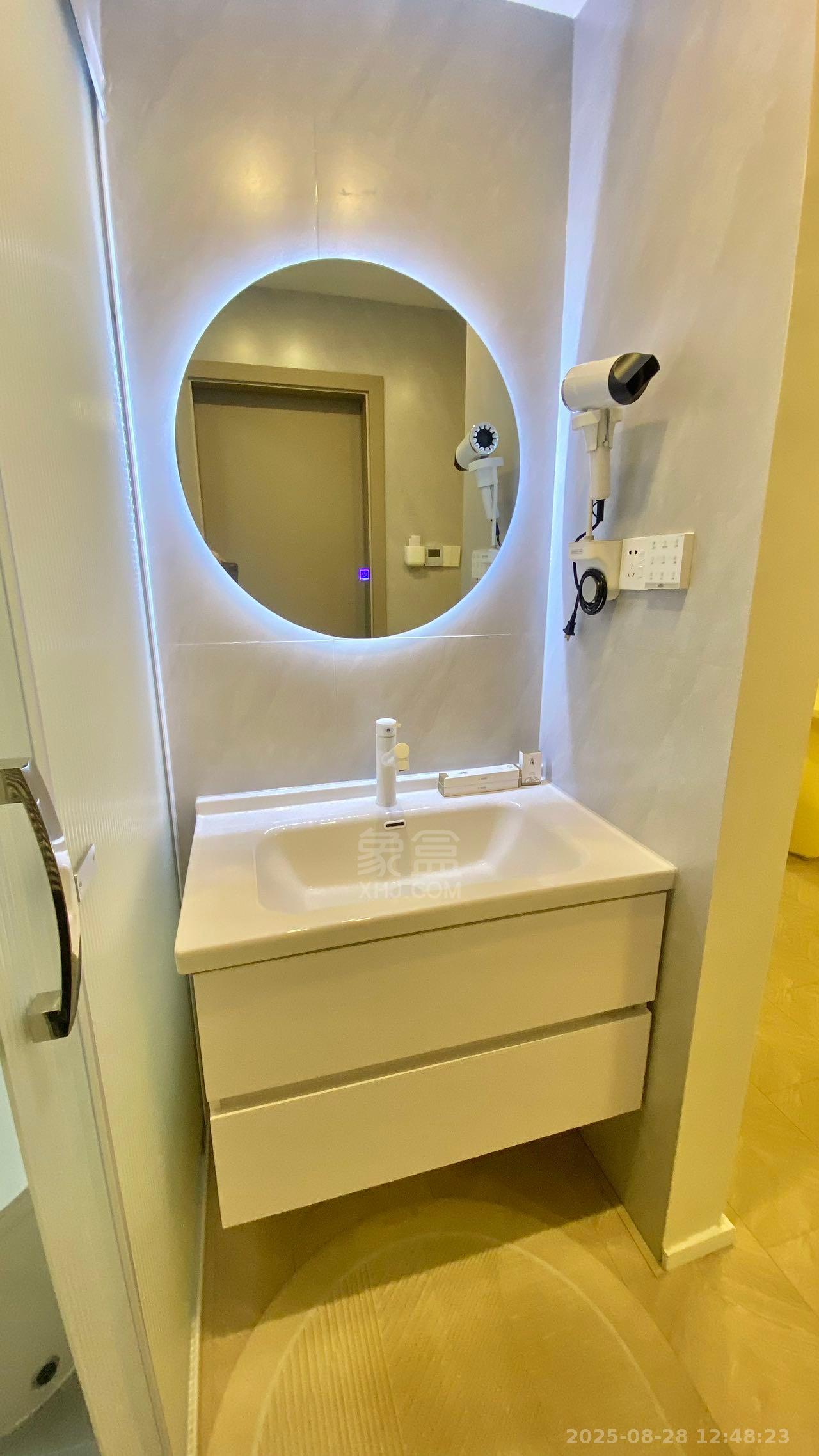 朗廷览江 1室1厅1卫 3000.00元/月 朗廷览江 1室1厅1卫 3000.00元/月室内图