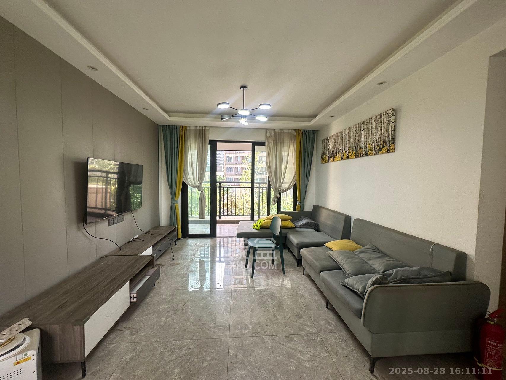 招商华发依云曦城 3室2厅2卫 2600.0元/月 招商华发依云曦城 3室2厅2卫 2600.0元/月室内图