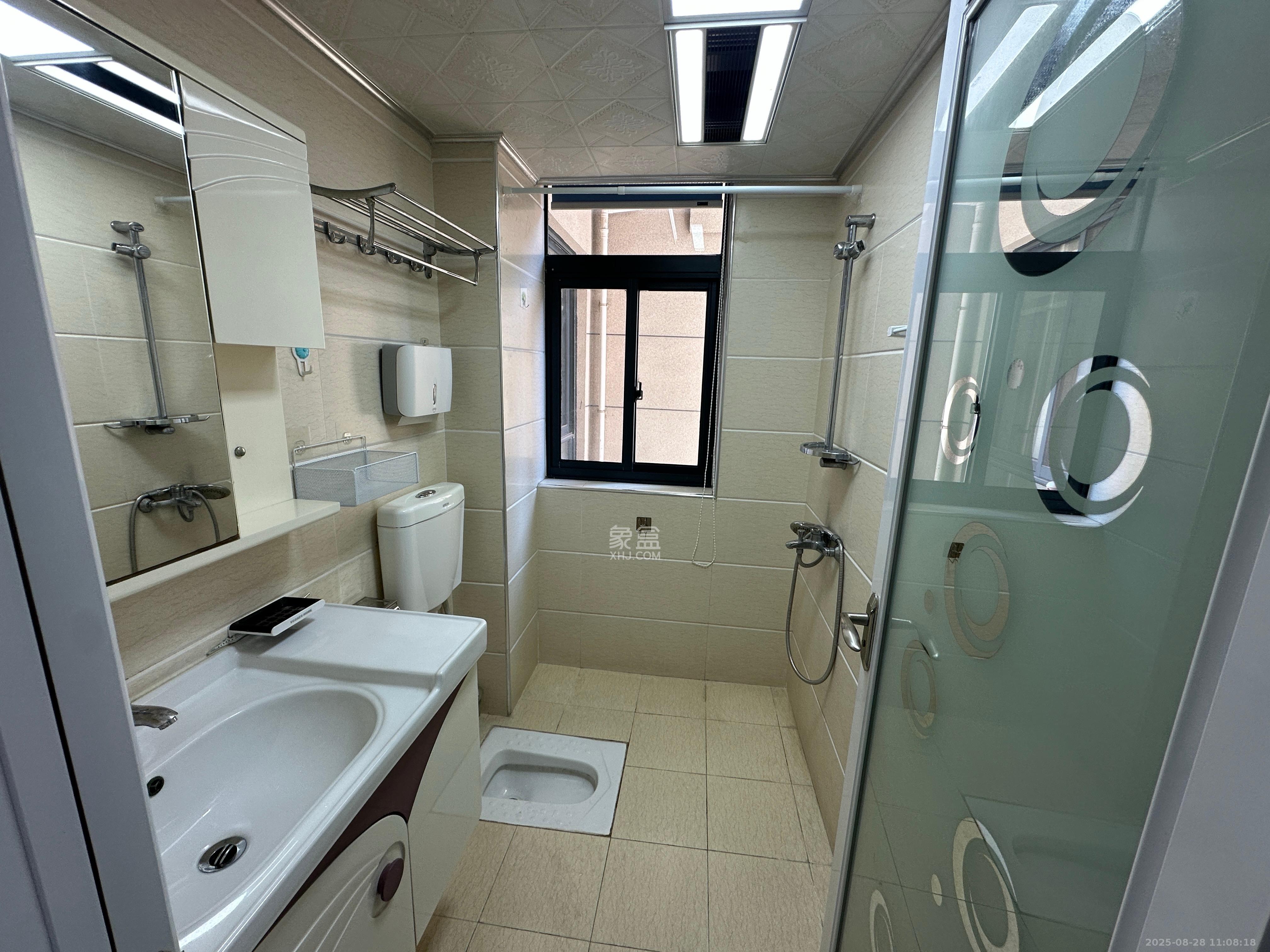 阳光锦城  3室1厅1卫    4500.0元/月 阳光锦城  3室1厅1卫    4500.0元/月室内图