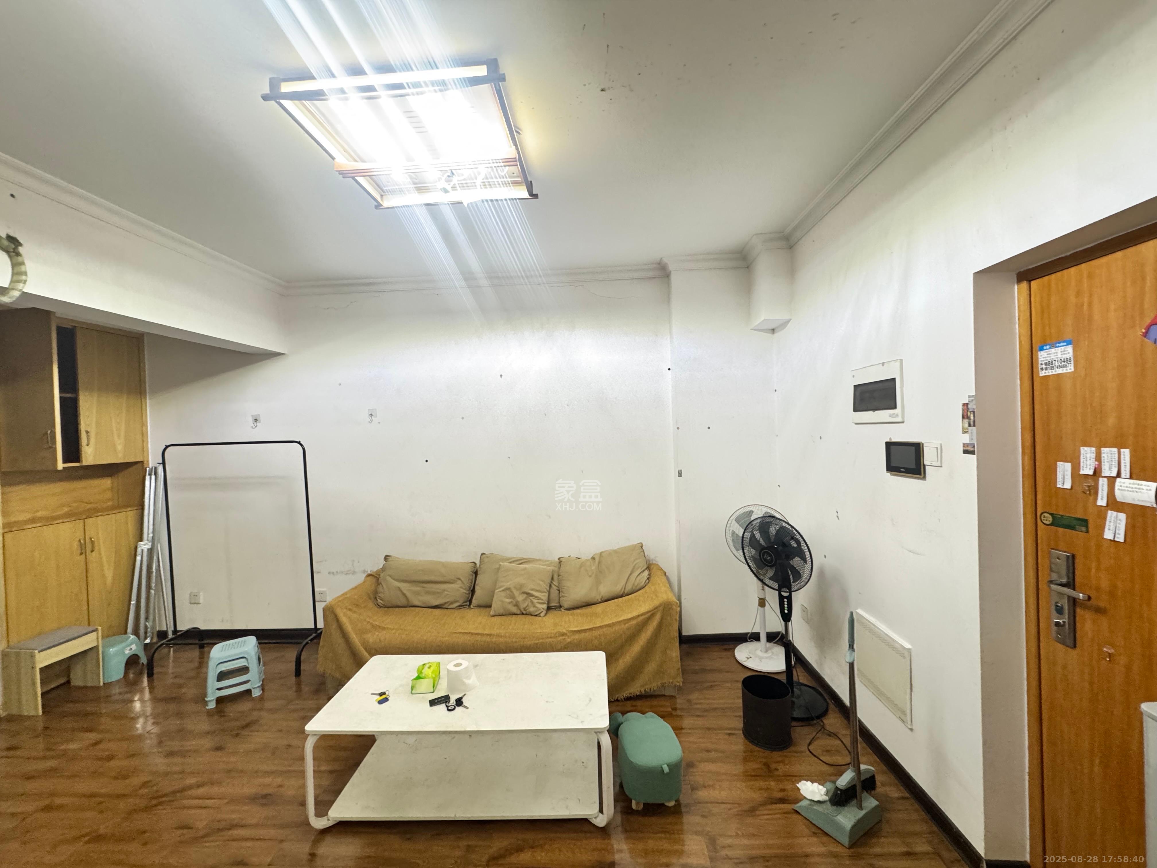 天鸿天府(天鸿中央大院) 2室1厅1卫 1600.0元/月 天鸿天府(天鸿中央大院) 2室1厅1卫 1600.0元/月室内图