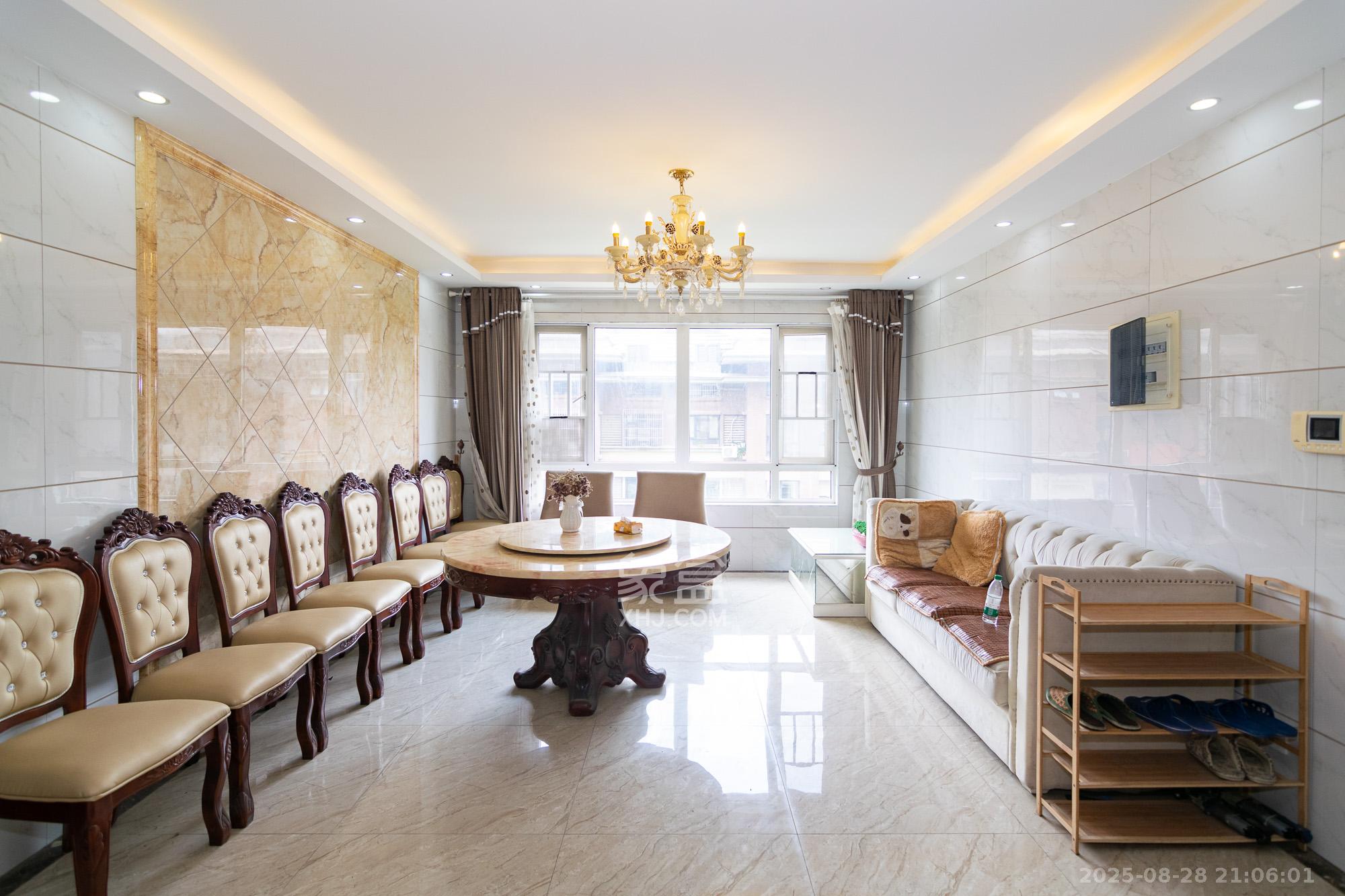 金地三千府(金地湖山樾、金地自在城) 1室0厅0卫 165.0万 金地三千府(金地湖山樾、金地自在城) 1室0厅0卫 165.0万客厅