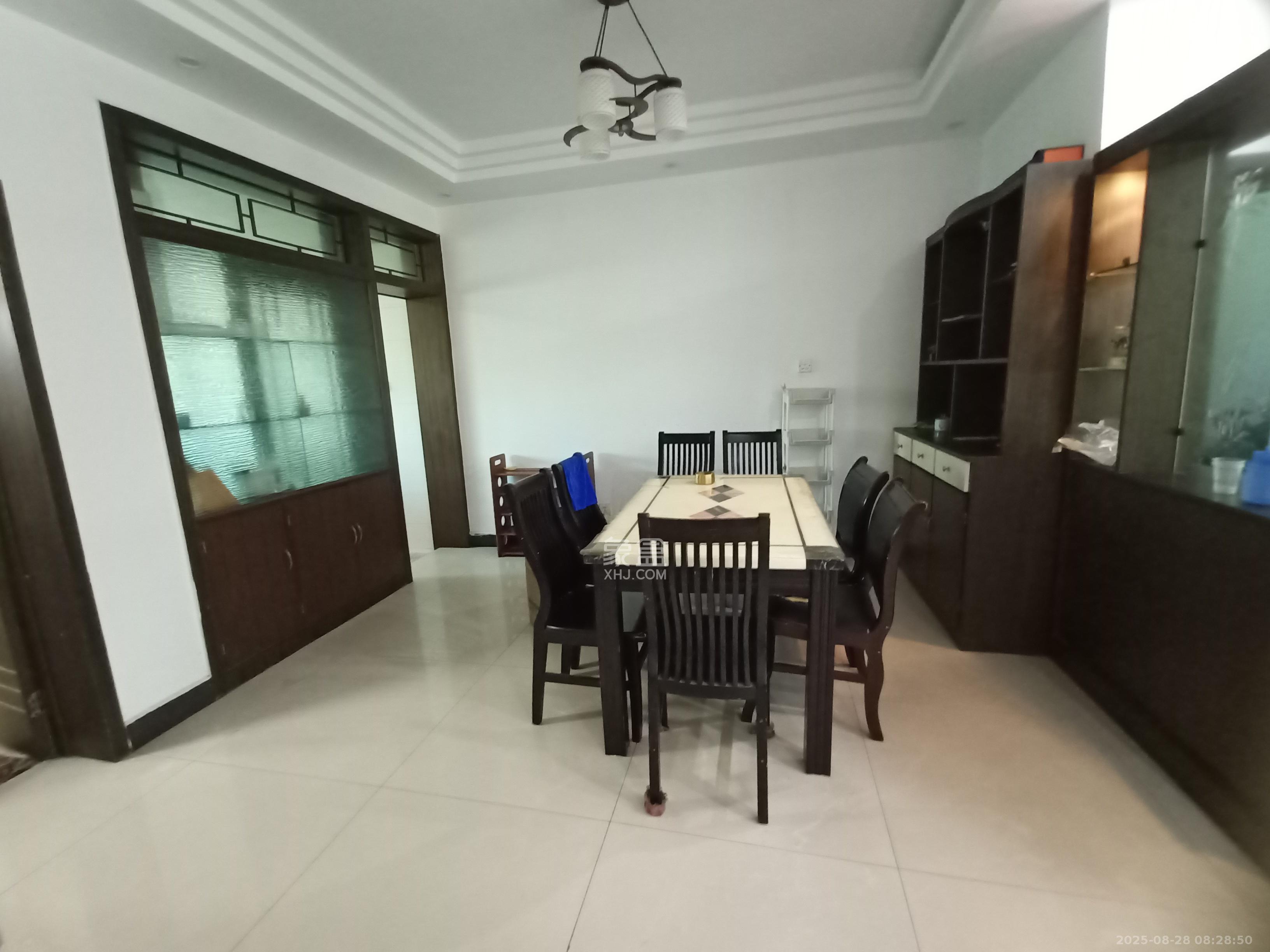 石岭小区A区  3室2厅2卫    2500.0元/月 石岭小区A区  3室2厅2卫    2500.0元/月室内图