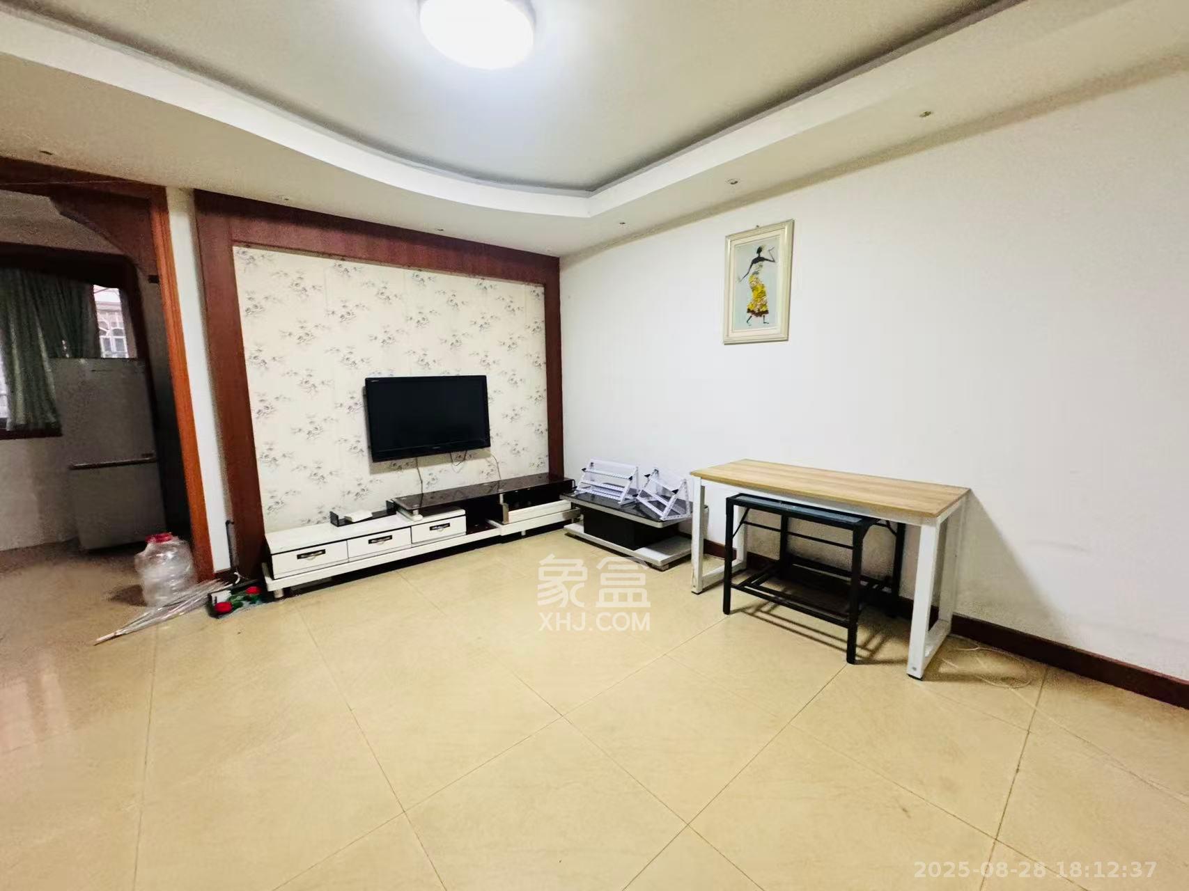 天龙花园  2室1厅2卫    2000.0元/月室内图