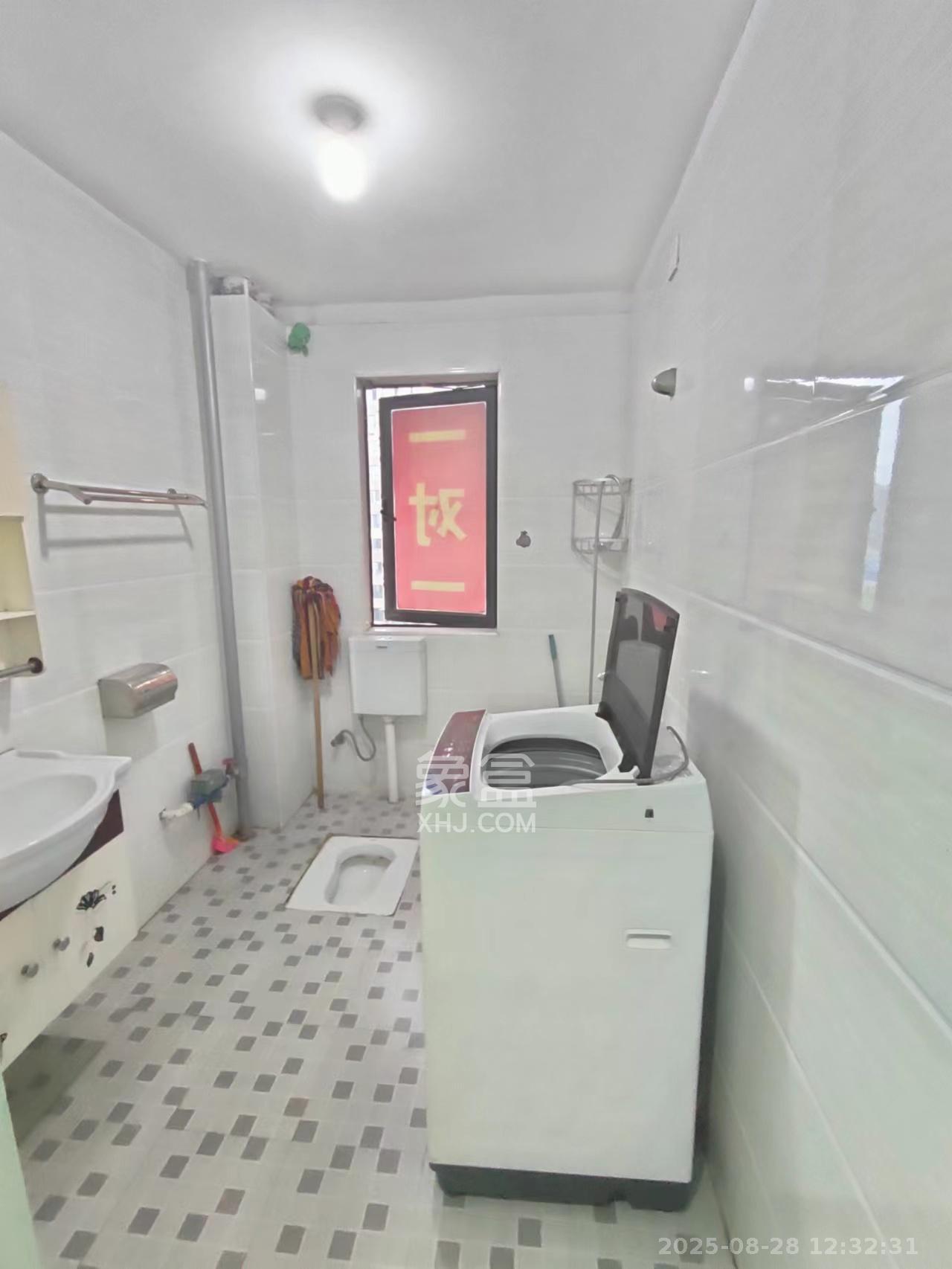 长房时代城  4室2厅2卫   3500.00元/月室内图