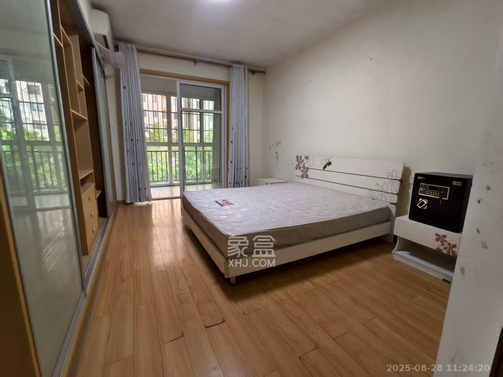 枫雅名苑 3室2厅2卫 2400.0元/月 枫雅名苑 3室2厅2卫 2400.0元/月室内图