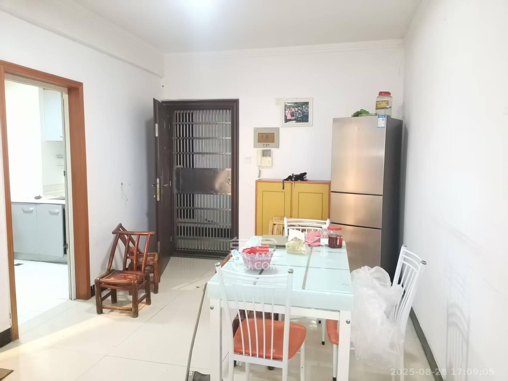 南国新城  2室2厅2卫    2000.0元/月室内图