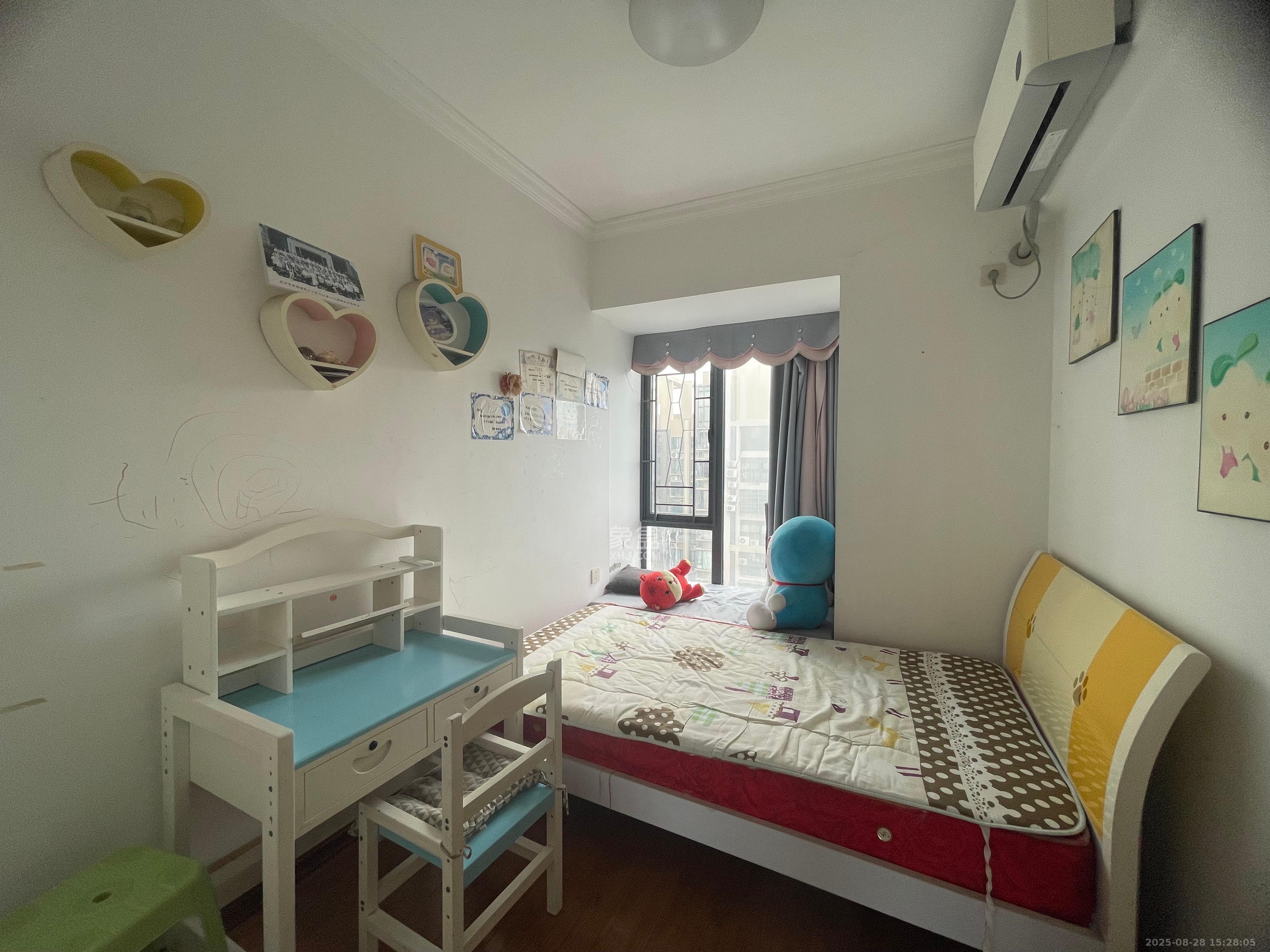 蓝山郡  3室2厅1卫    2000.0元/月 蓝山郡  3室2厅1卫    2000.0元/月室内图