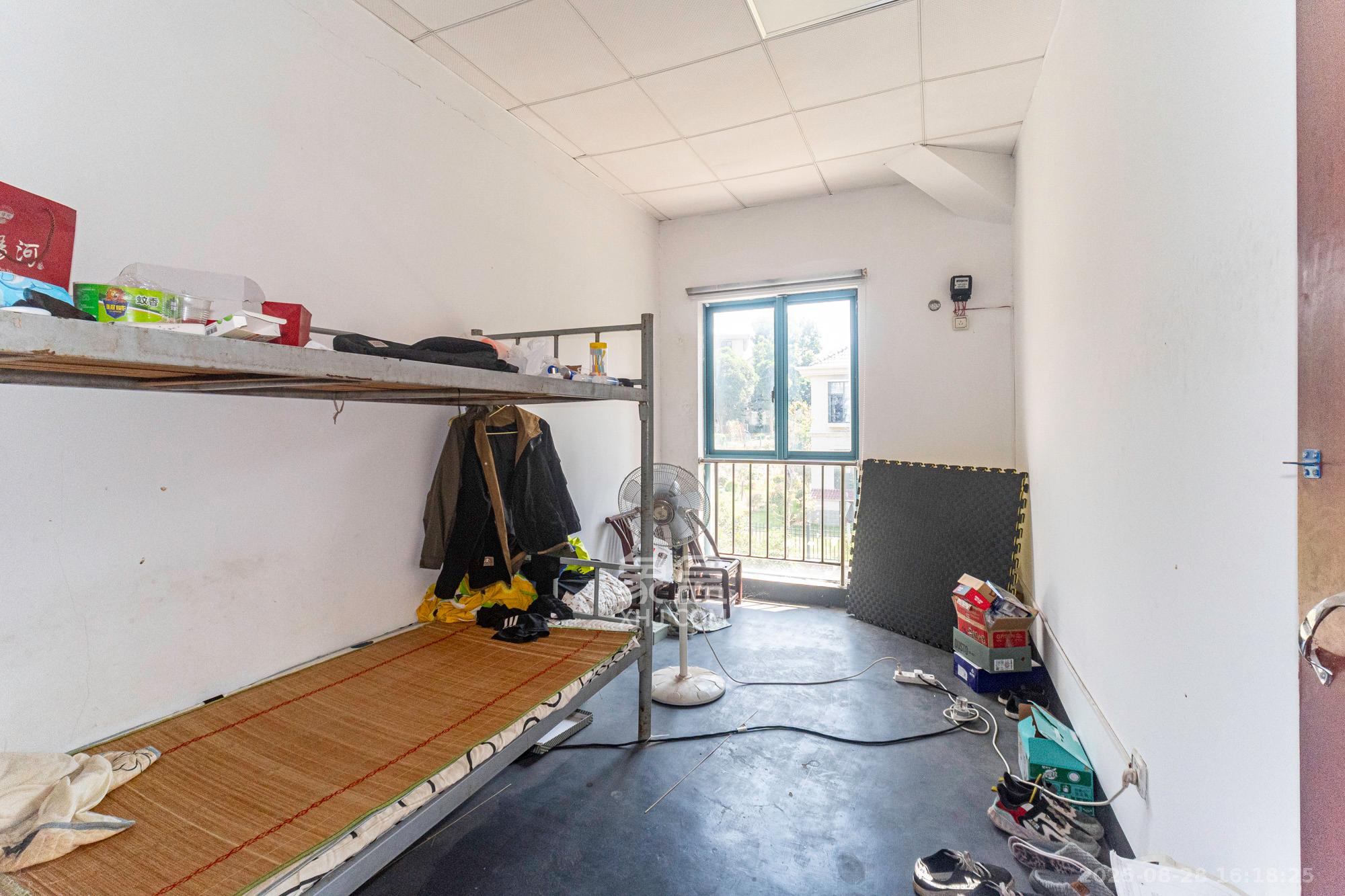 湘龙家园  6室3厅4卫    350.0万卧室