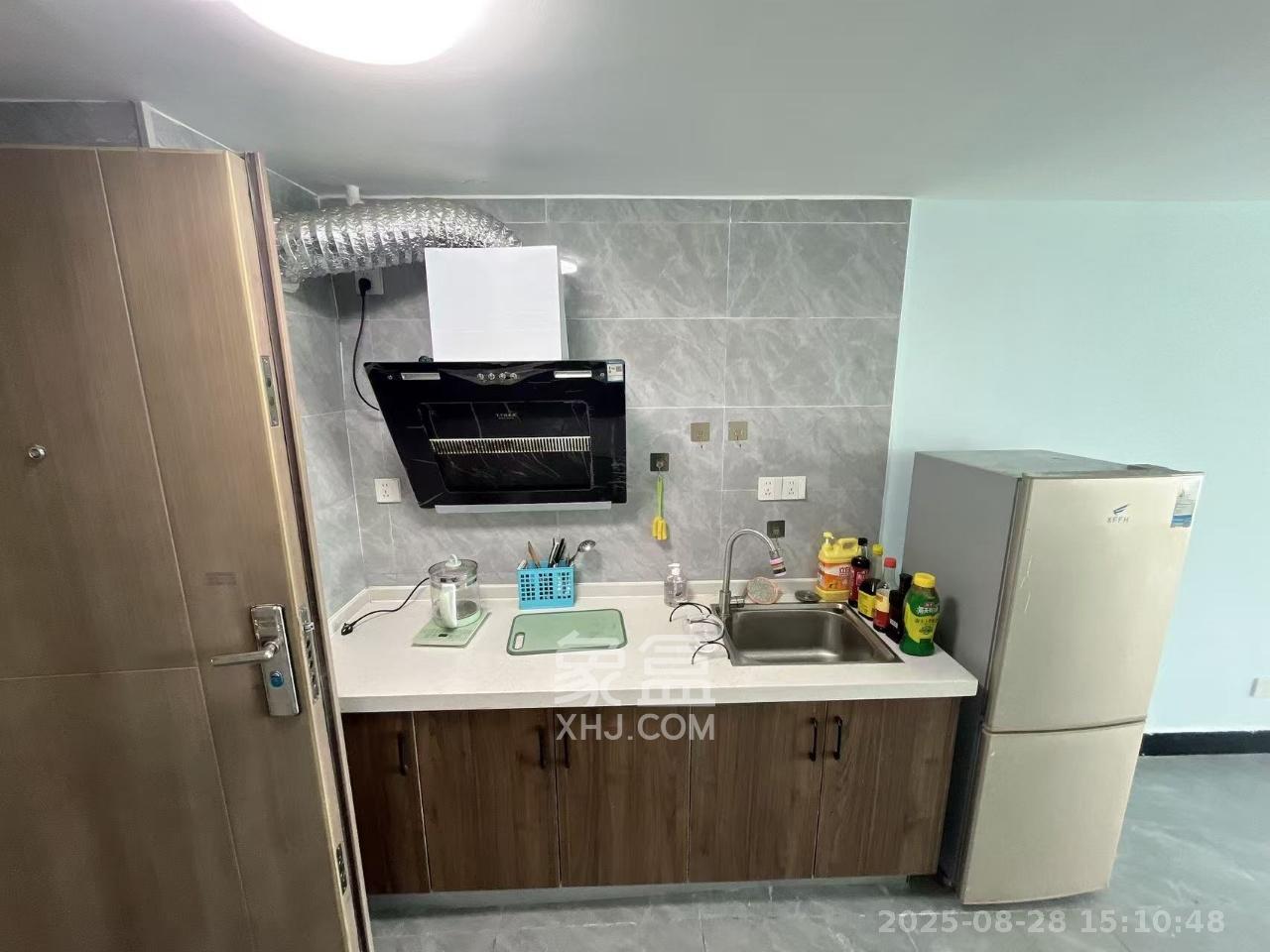 长房时代小镇  1室0厅0卫    2100.0元/月 长房时代小镇  1室0厅0卫    2100.0元/月室内图