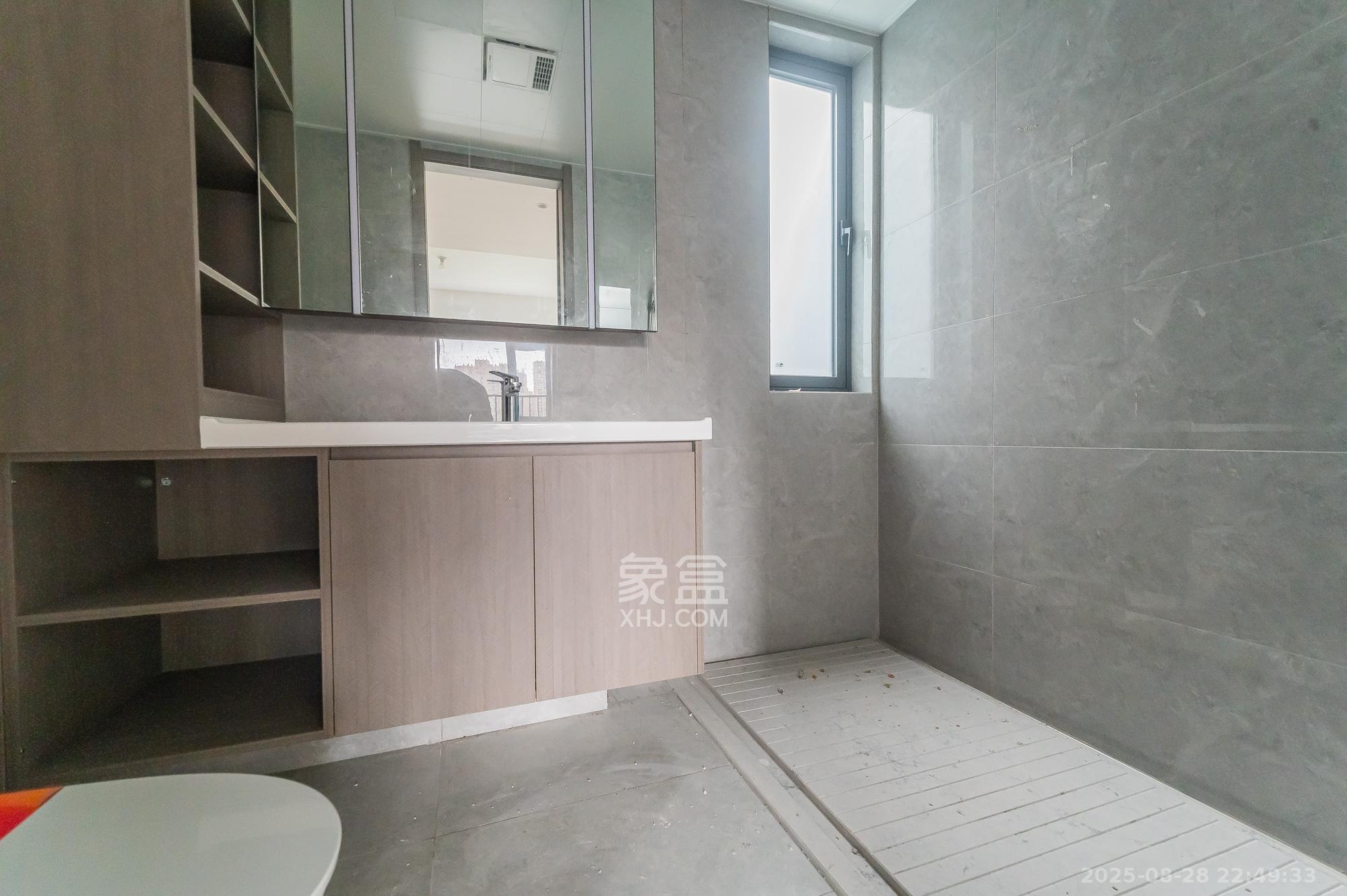 万科松湖天地 4室2厅2卫 198.8万 万科松湖天地 4室2厅2卫 198.8万卫生间