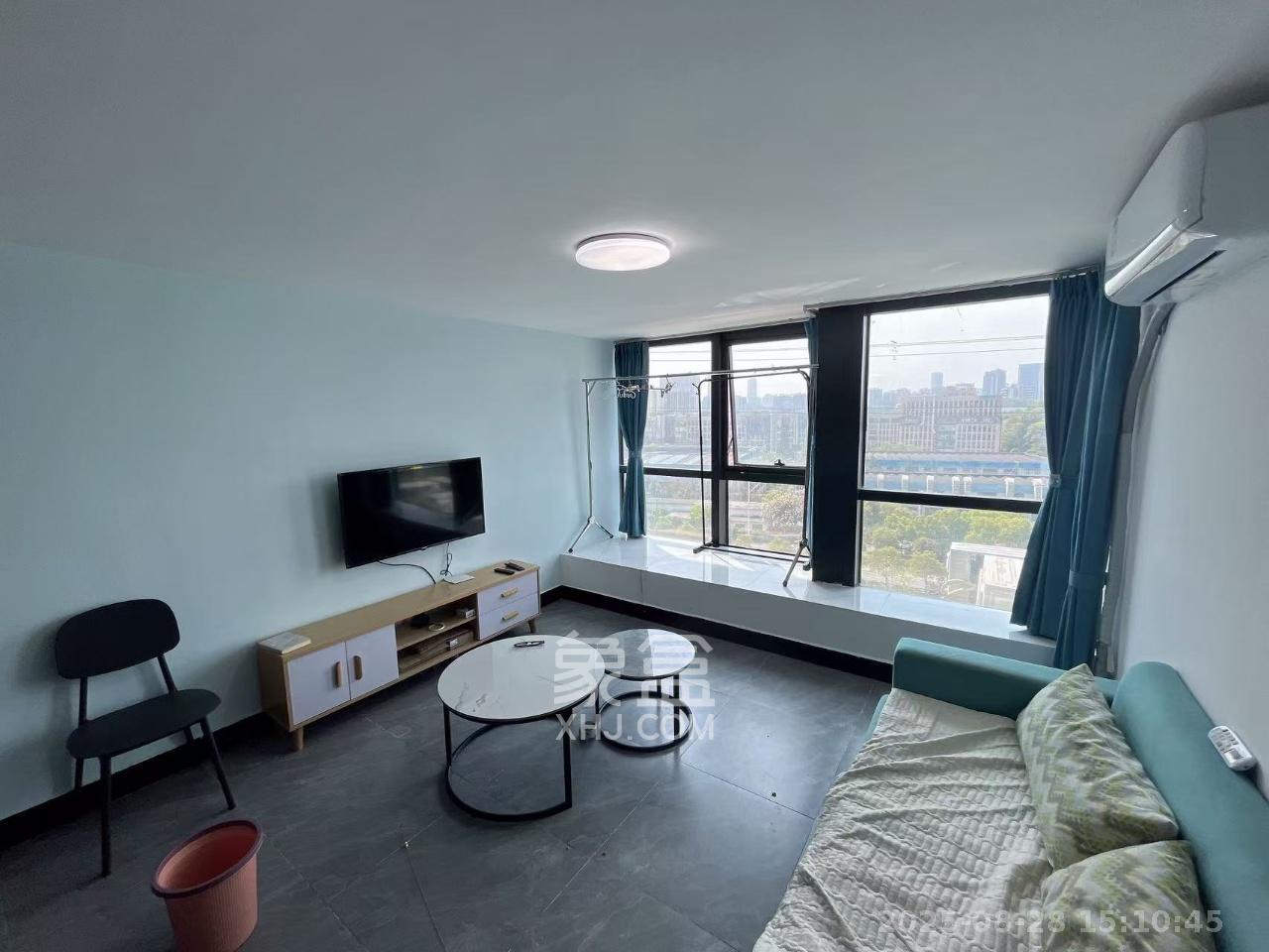 长房时代小镇  1室0厅0卫    2100.0元/月 长房时代小镇  1室0厅0卫    2100.0元/月室内图