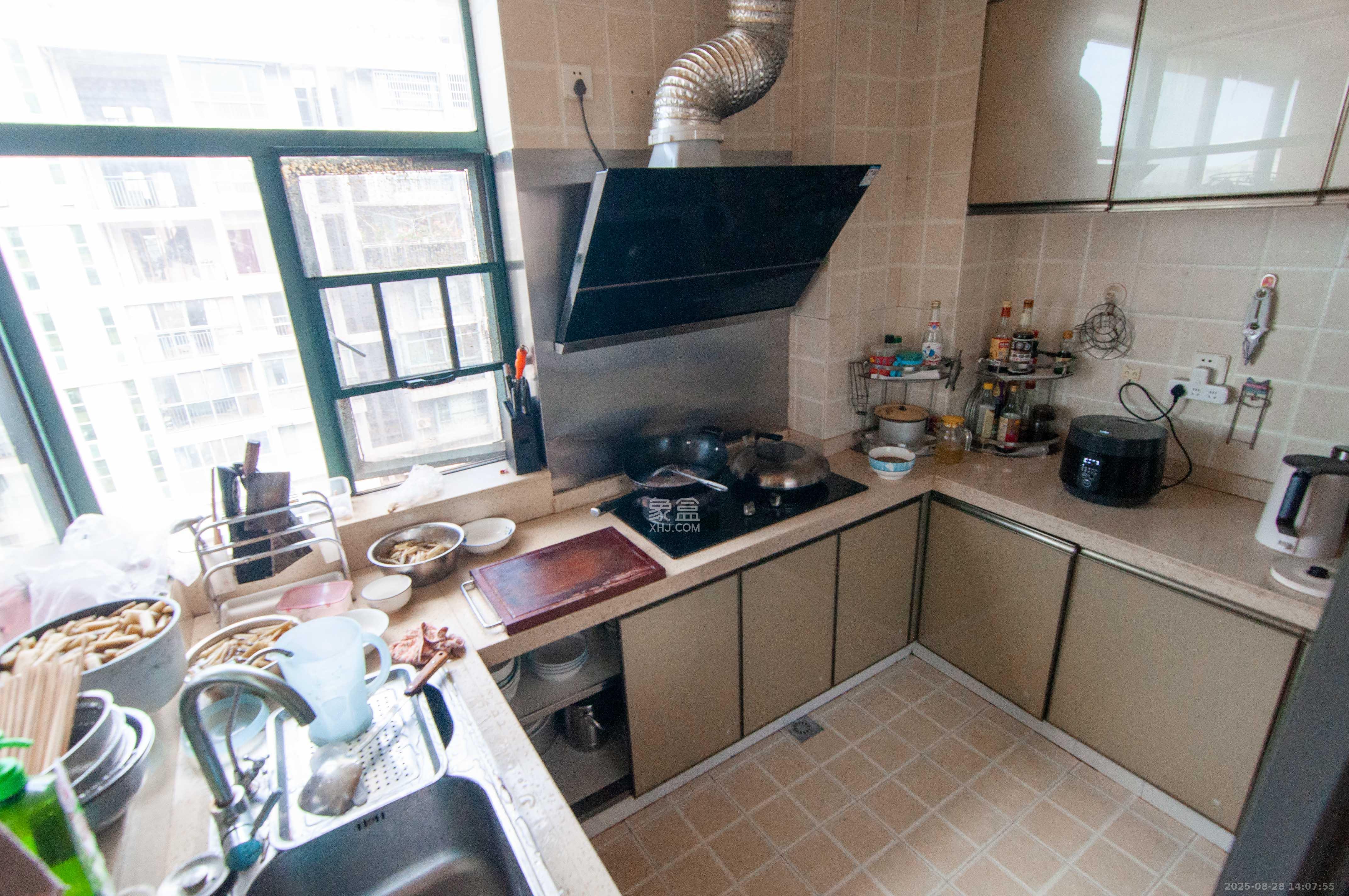 望兴景园一期  3室2厅2卫    91.0万 望兴景园一期  3室2厅2卫    91.0万厨房