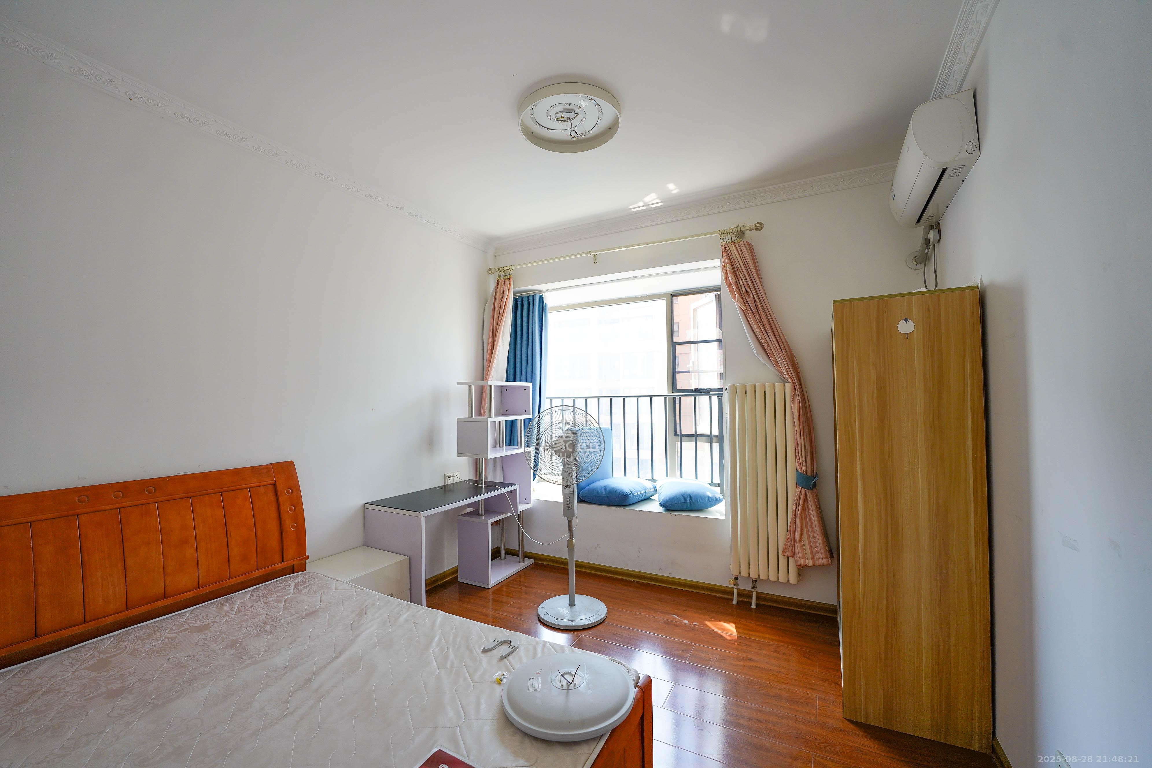 怡海星城  3室2厅1卫    60.0万 怡海星城  3室2厅1卫    60.0万卧室