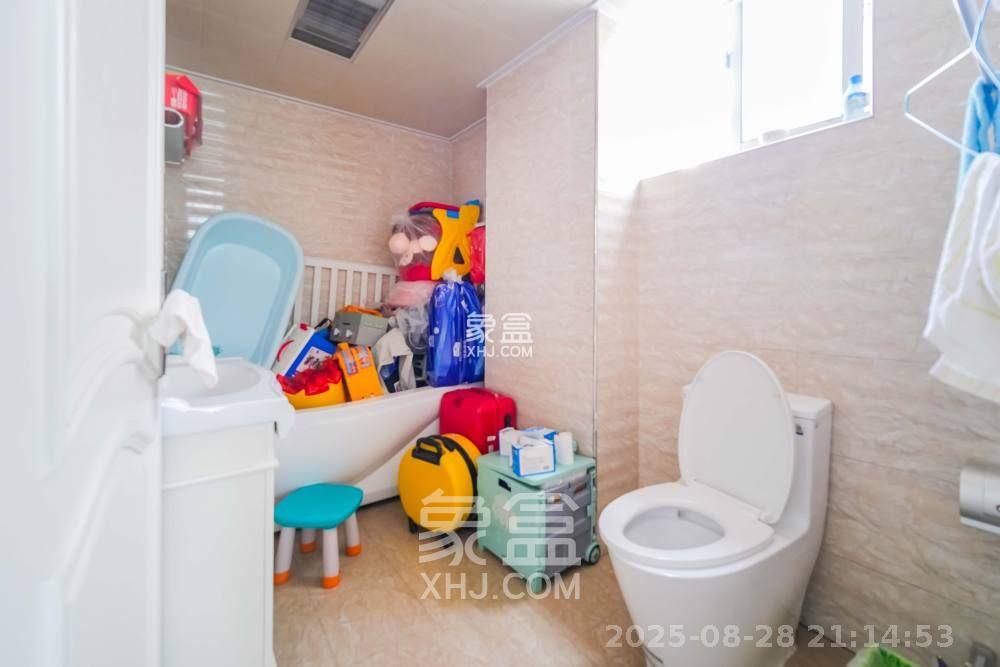 城市山水豪园(山水城市风景) 3室2厅2卫 3200.0元/月 城市山水豪园(山水城市风景) 3室2厅2卫 3200.0元/月室内图