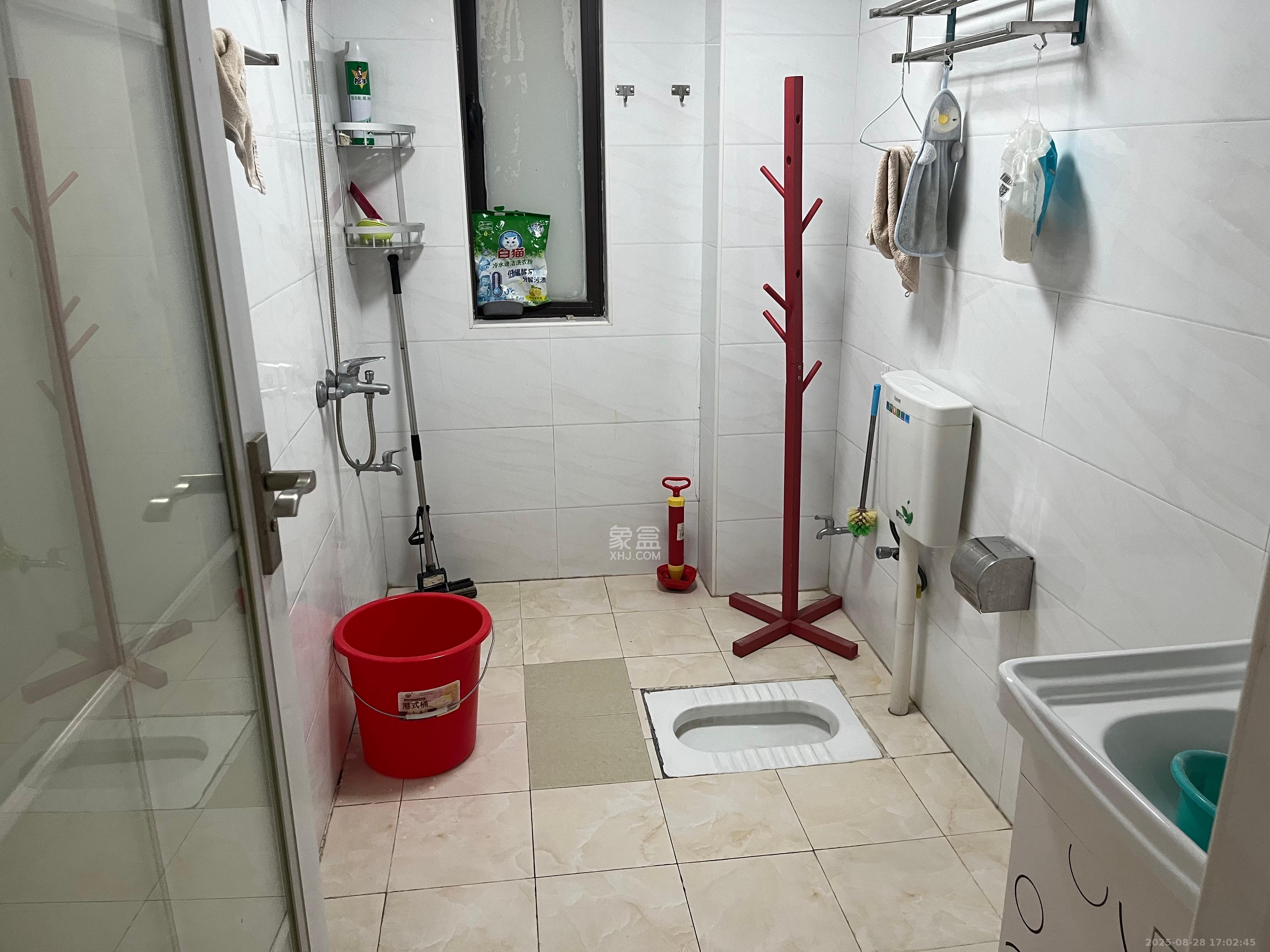 大鸿杰座 3室2厅1卫 2800.0元/月 大鸿杰座 3室2厅1卫 2800.0元/月室内图