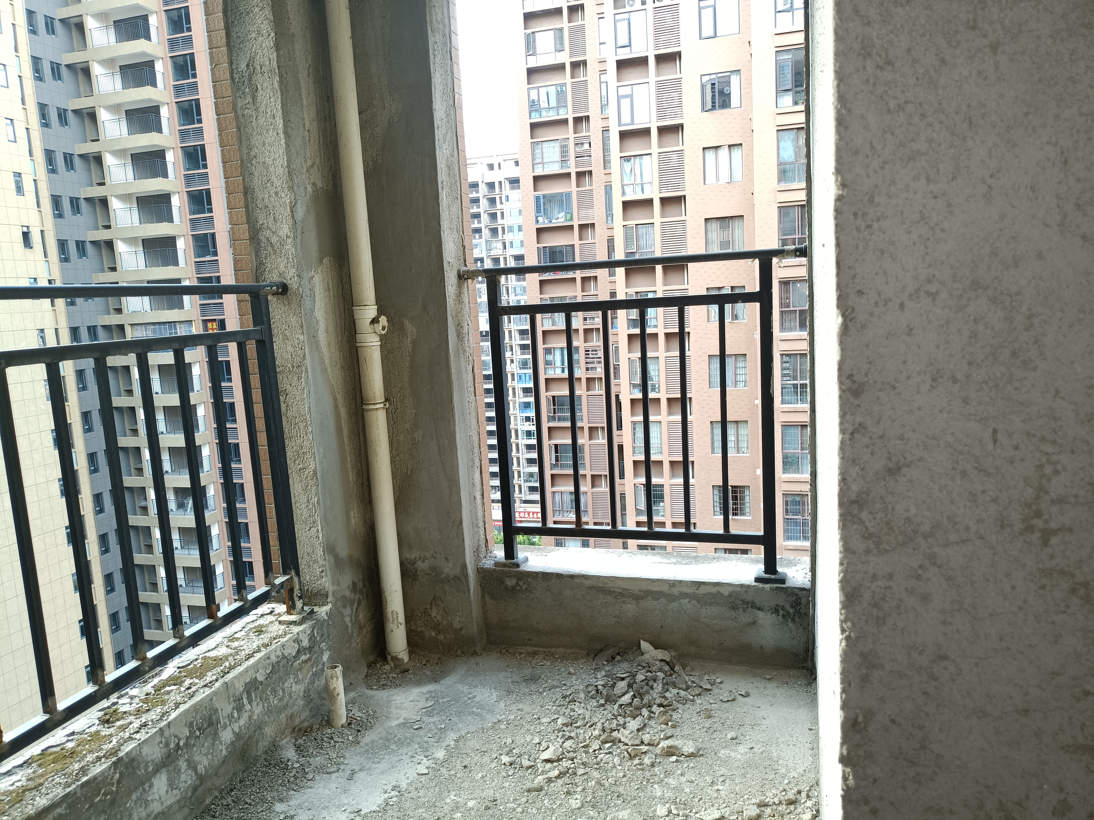 湾田和悦  4室2厅2卫    81.8万 湾田和悦  4室2厅2卫    81.8万客厅