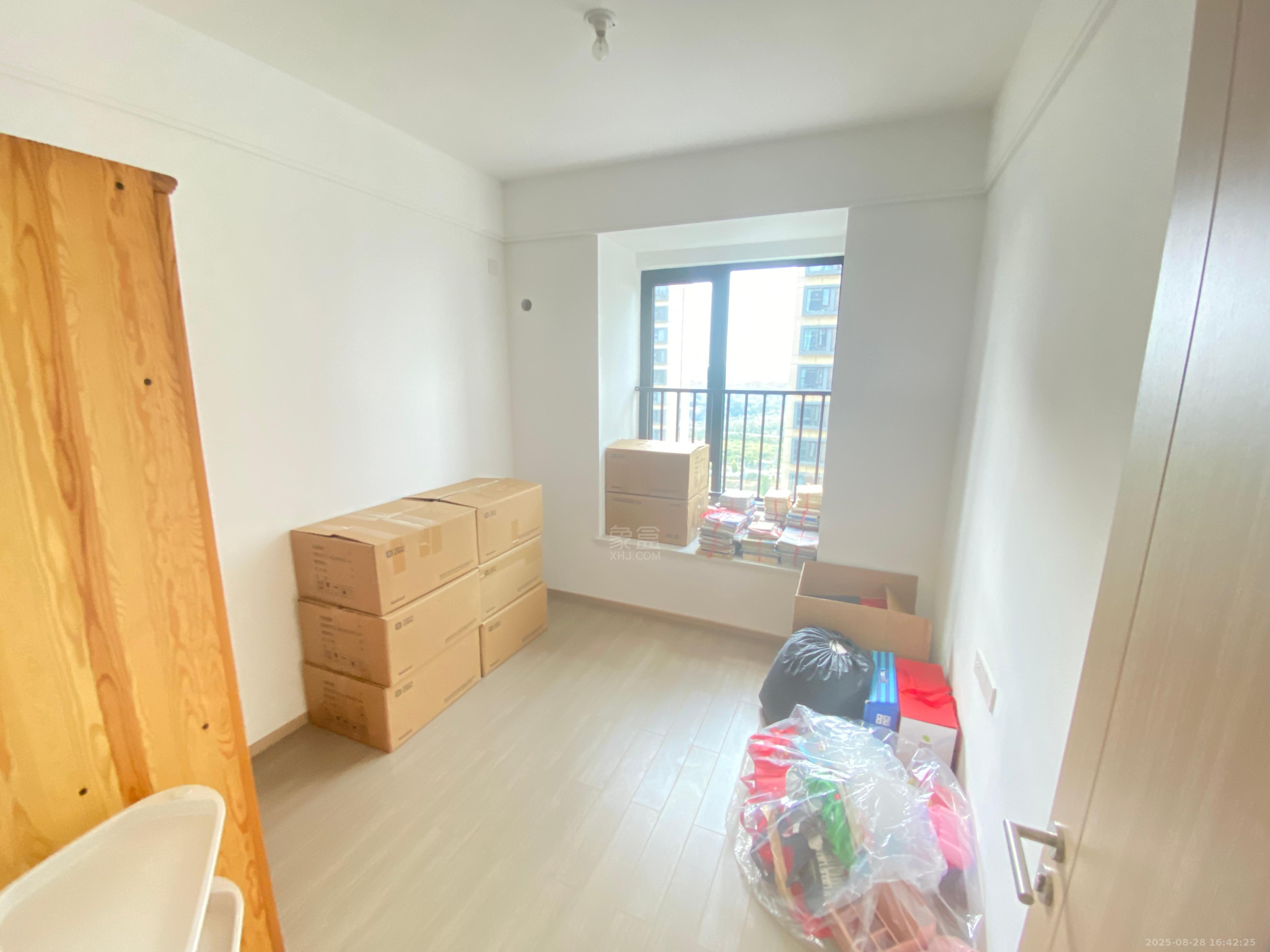 金茂如茂苑 4室2厅2卫 2000.0元/月 金茂如茂苑 4室2厅2卫 2000.0元/月室内图