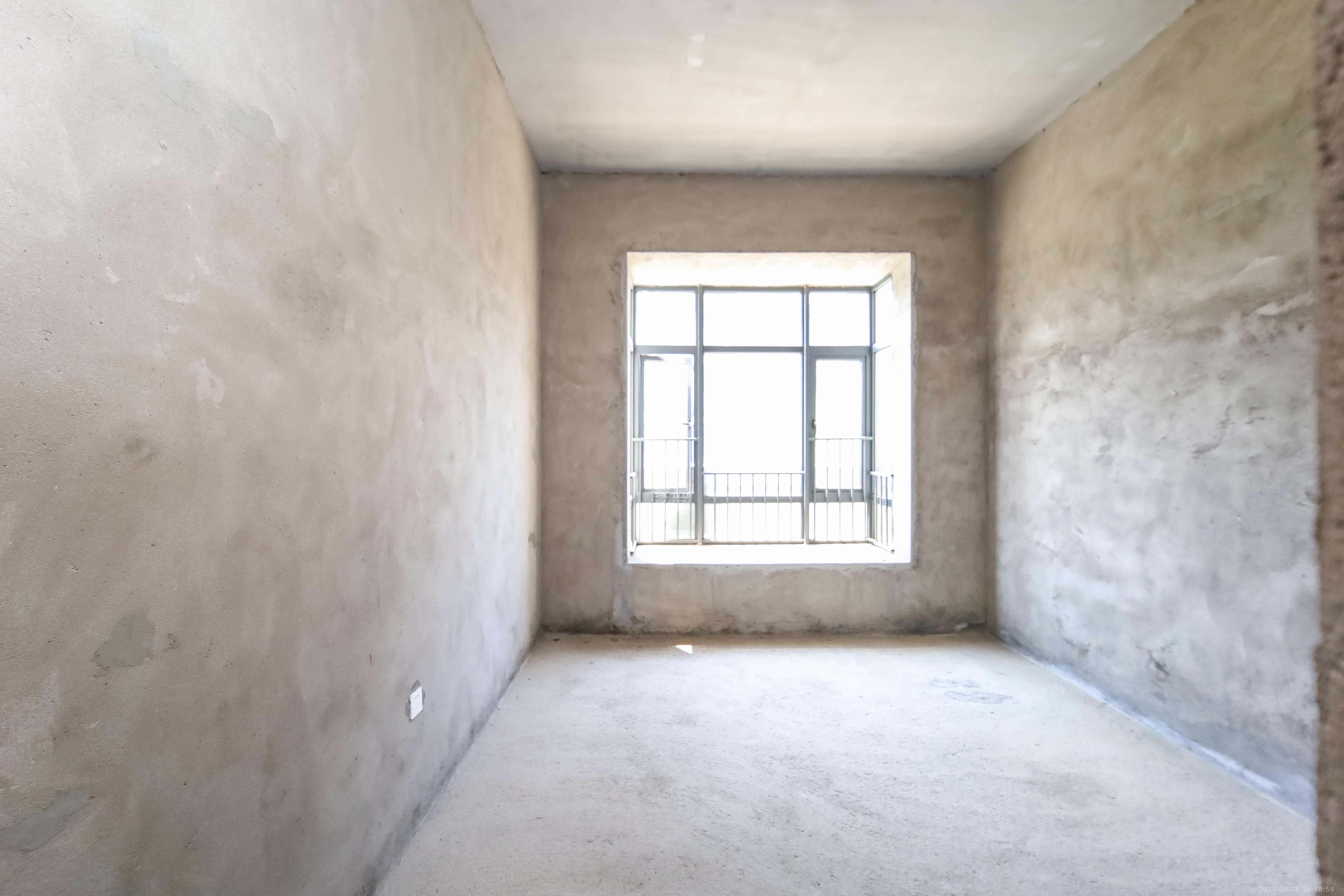 宝能公馆(美联天骄城五期)  4室2厅3卫    295.0万 宝能公馆(美联天骄城五期)  4室2厅3卫    295.0万卧室