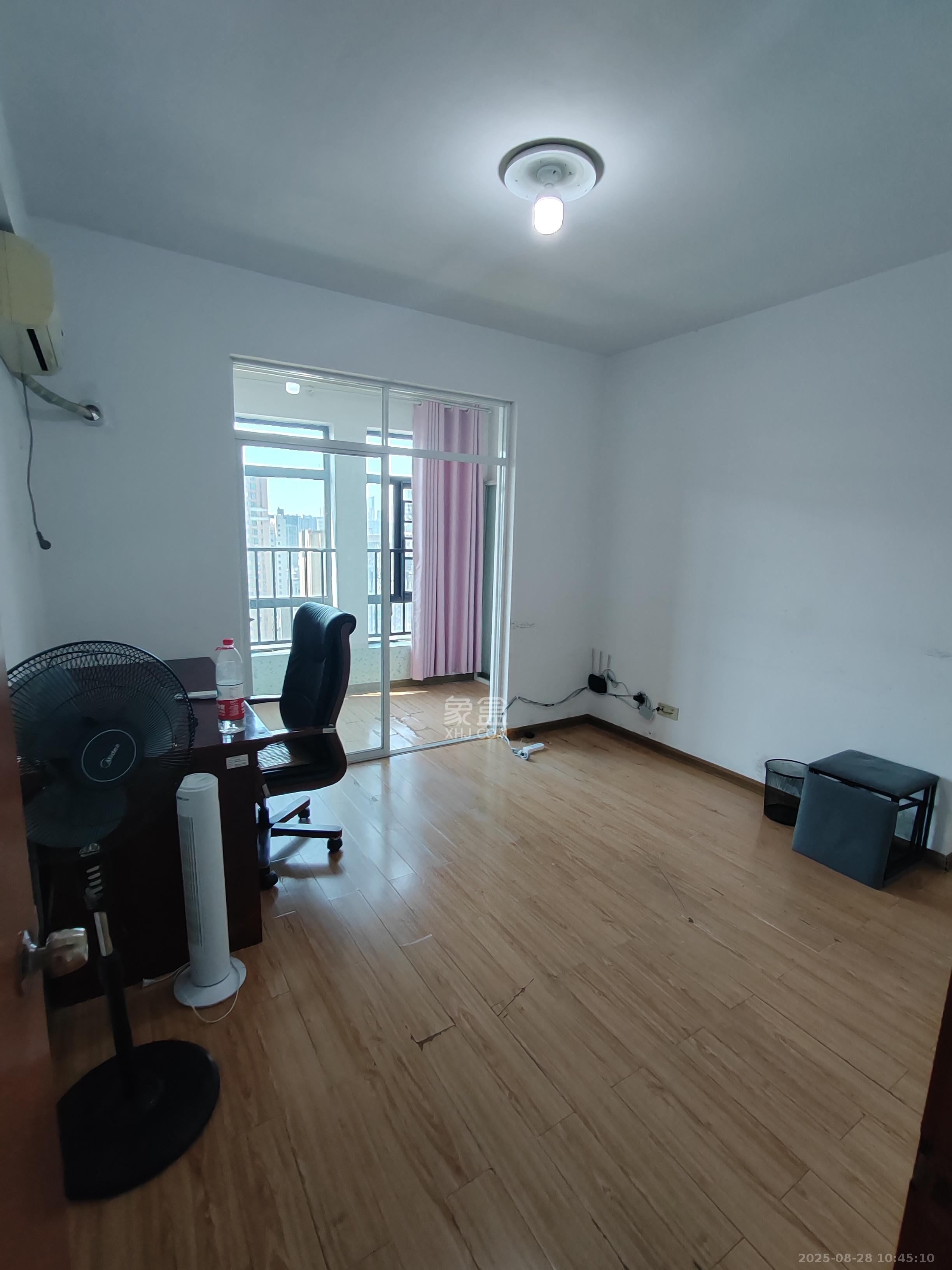 湘域城邦（湘域国际中心）  3室2厅2卫    3500.0元/月室内图