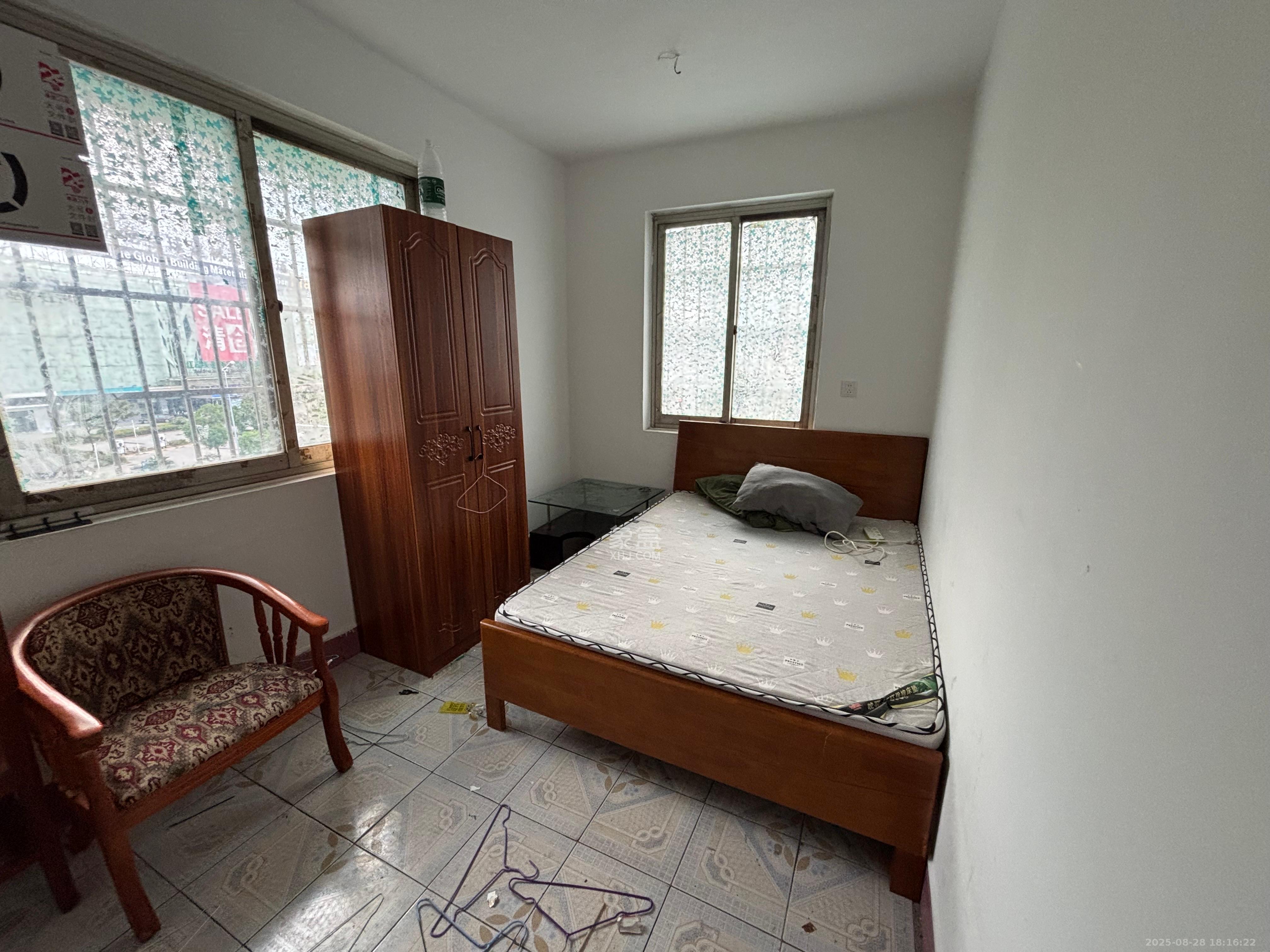 洞井商贸城 2室1厅1卫 1000.0元/月 洞井商贸城 2室1厅1卫 1000.0元/月室内图