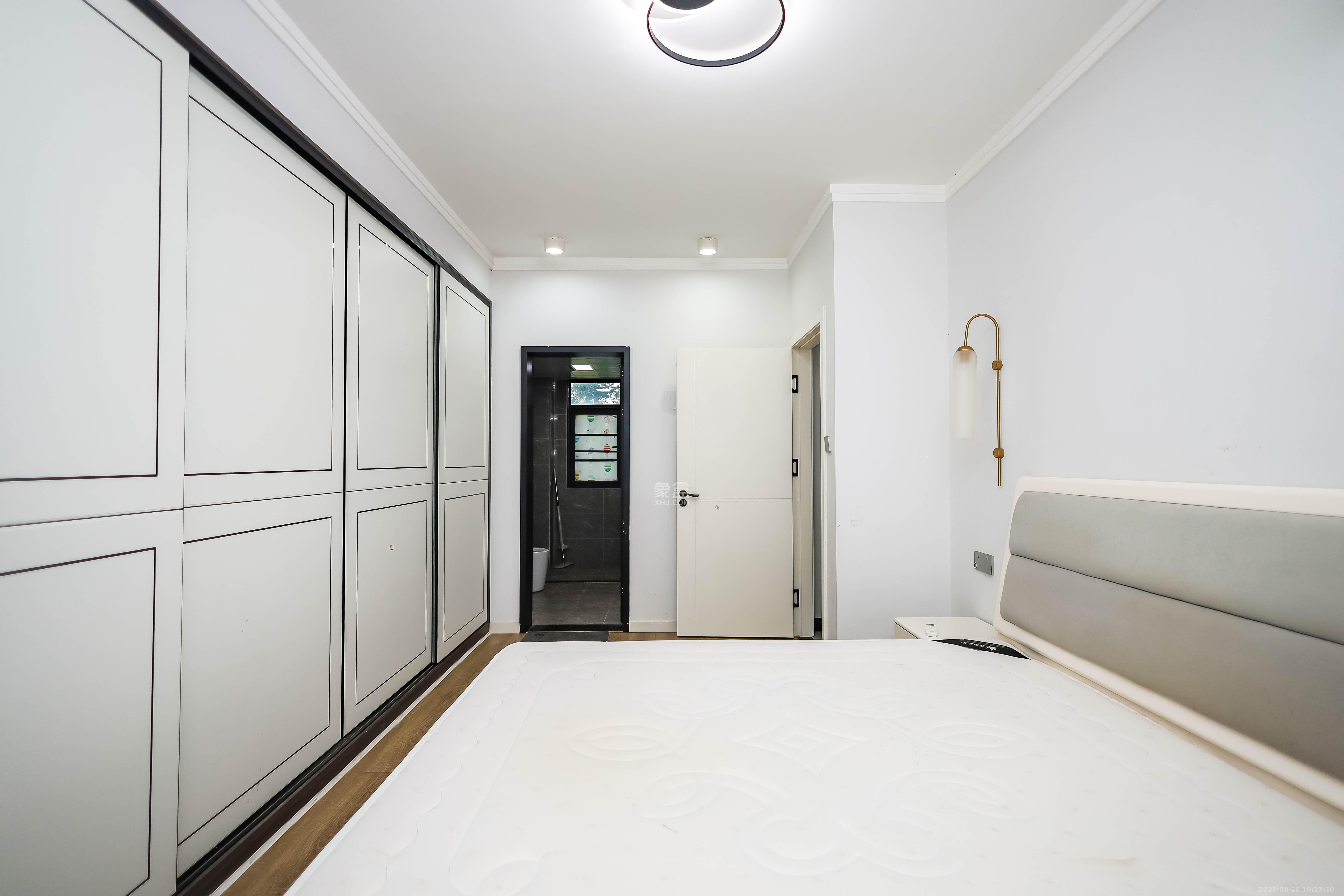 奥克斯缔壹城  4室2厅2卫    119.8万 奥克斯缔壹城  4室2厅2卫    119.8万卧室