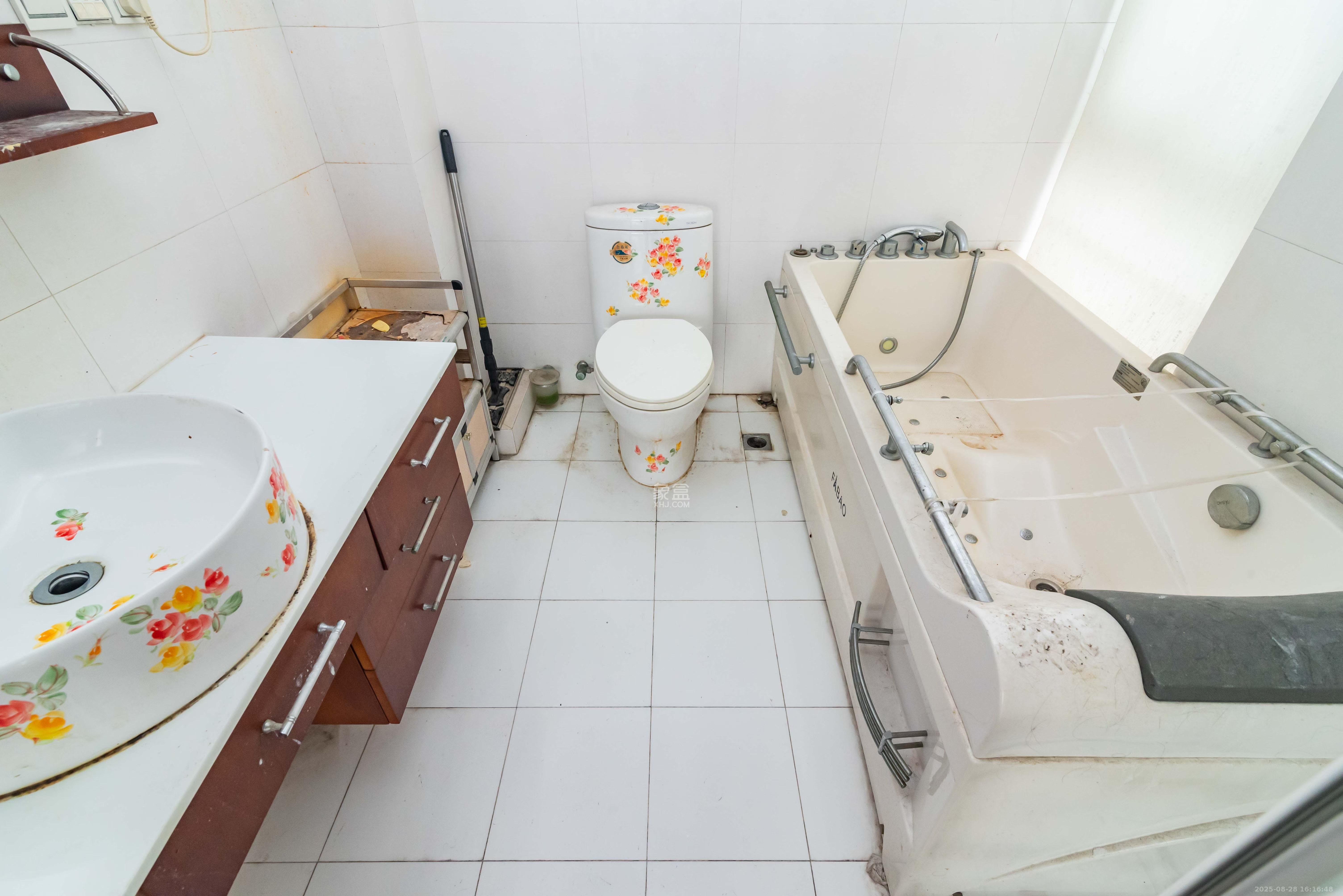 新奥大厦  4室2厅2卫    4000.0元/月 新奥大厦  4室2厅2卫    4000.0元/月室内图