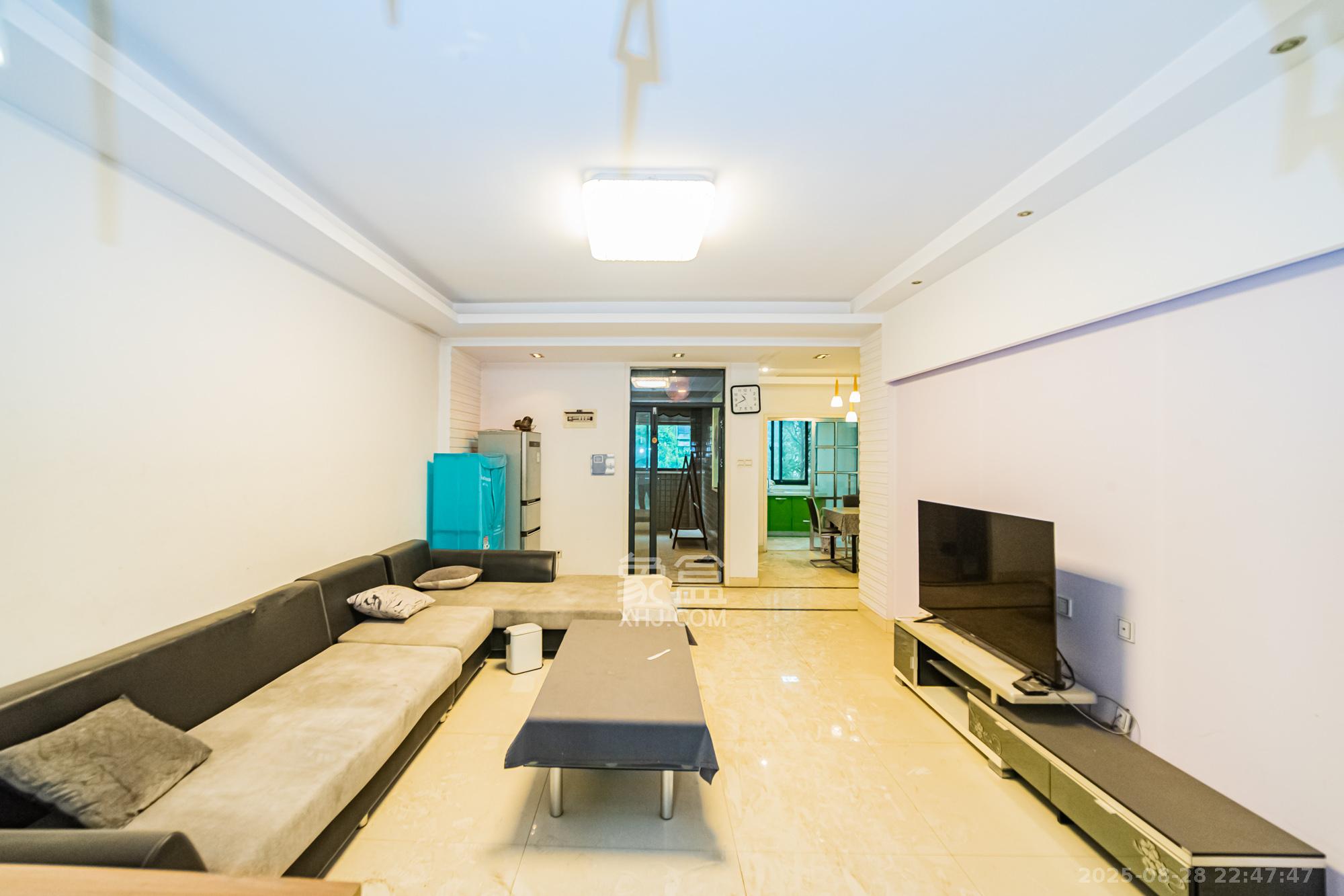 湘江世纪城鸿江苑  3室2厅2卫    99.0万客厅