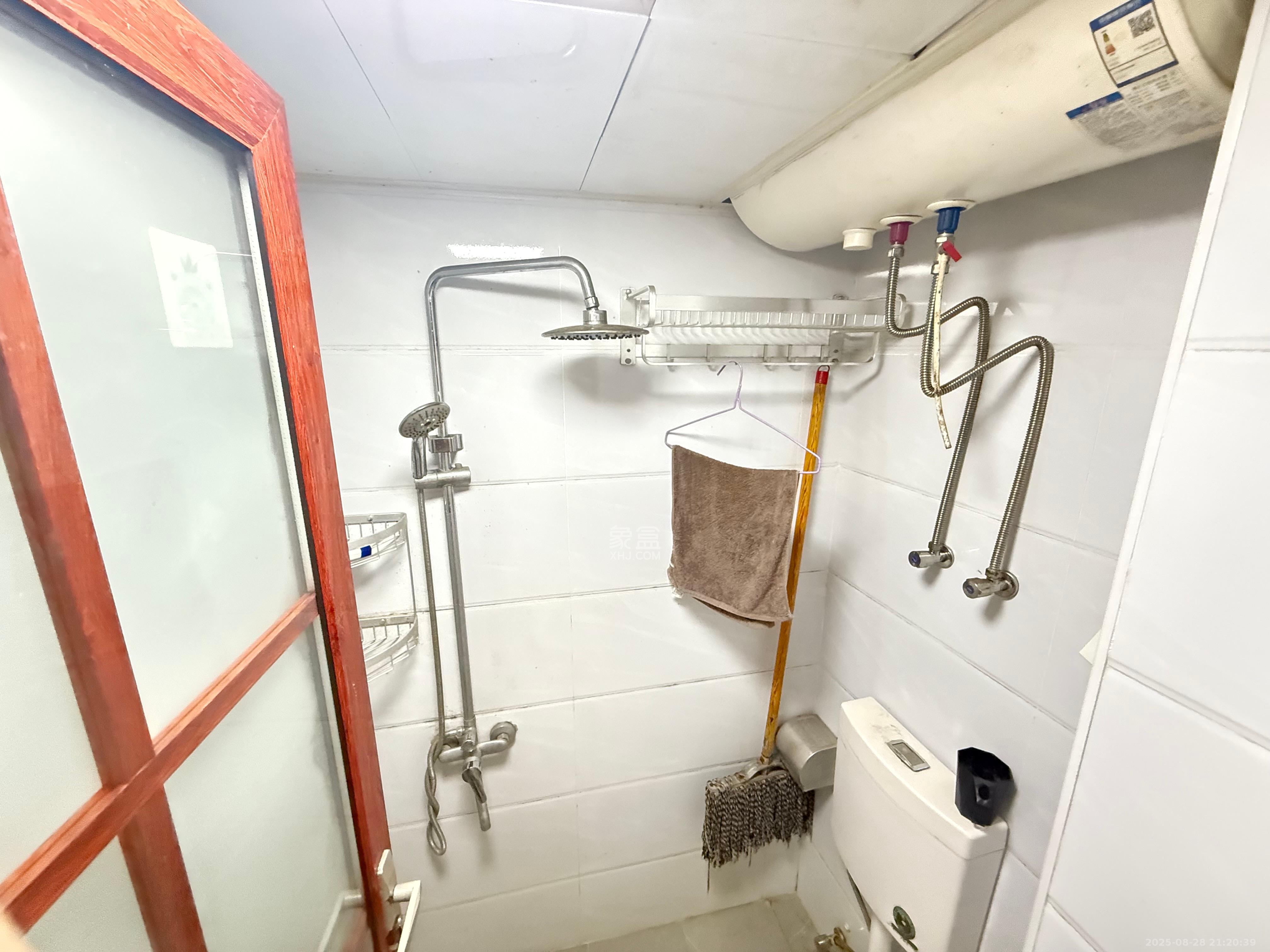 和康园小区 1室1厅1卫 1000.0元/月 和康园小区 1室1厅1卫 1000.0元/月室内图