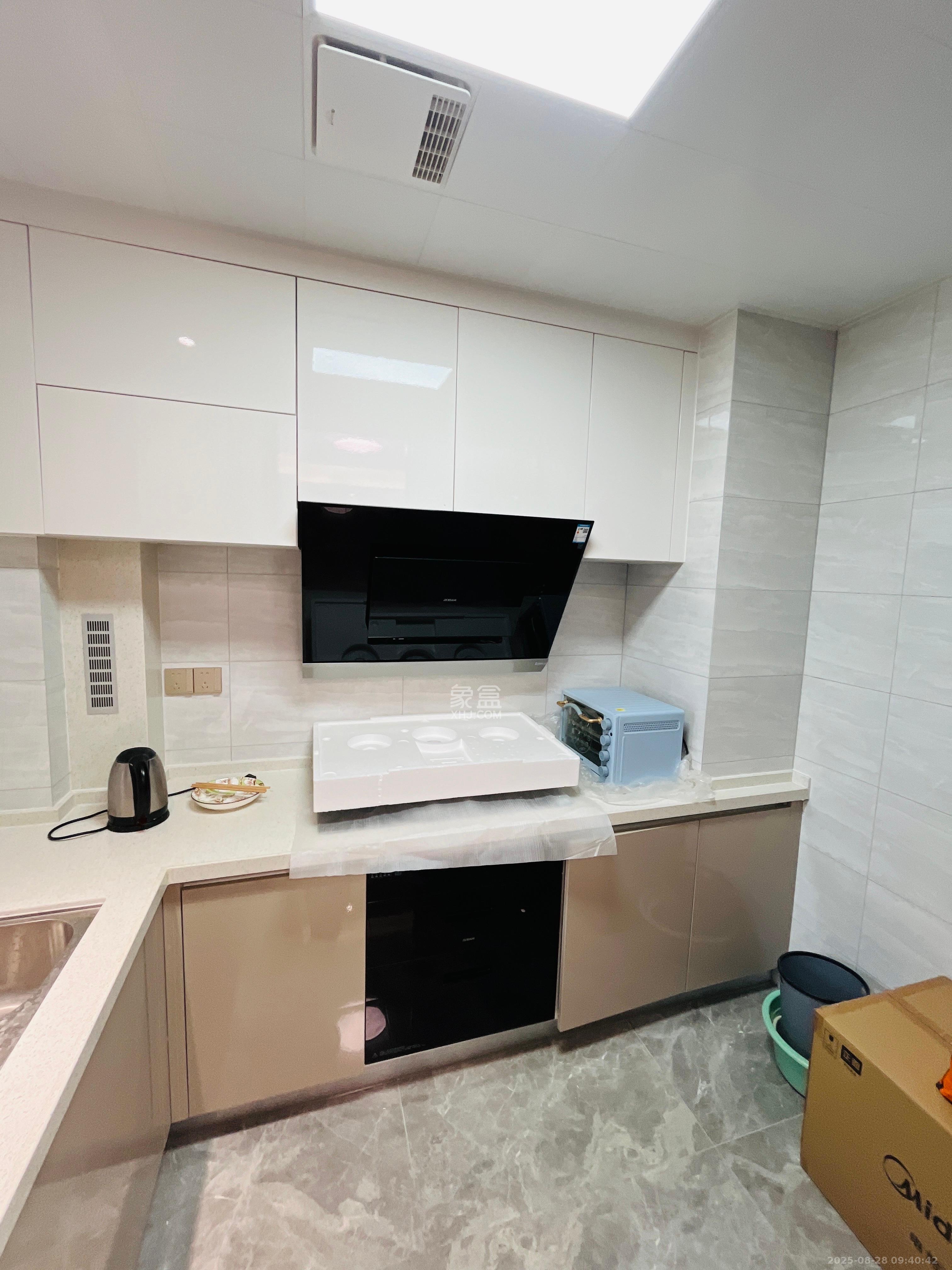 澳海文澜府 3室2厅2卫 2200.0元/月 澳海文澜府 3室2厅2卫 2200.0元/月室内图