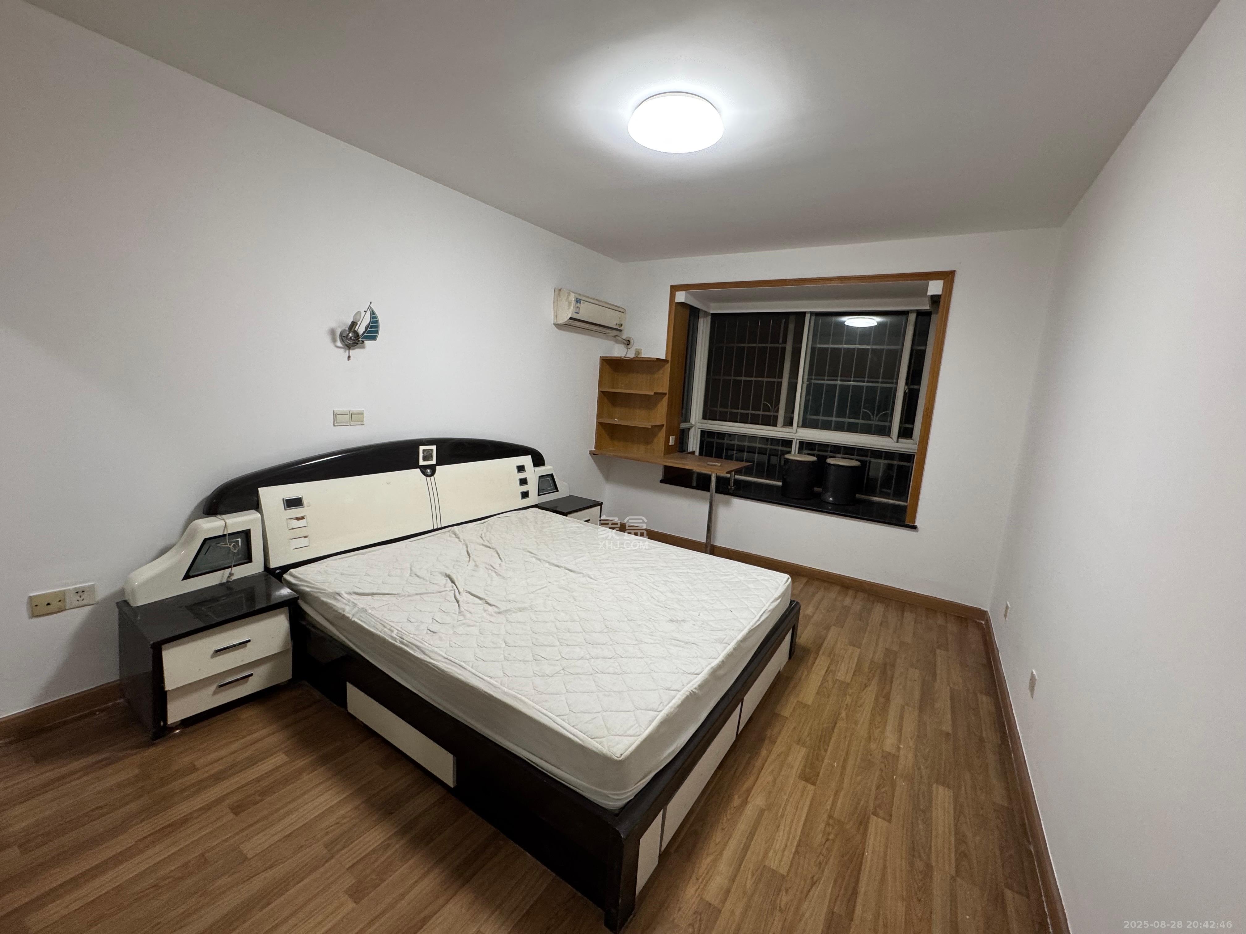 星邮小区  2室2厅1卫    1300.0元/月室内图