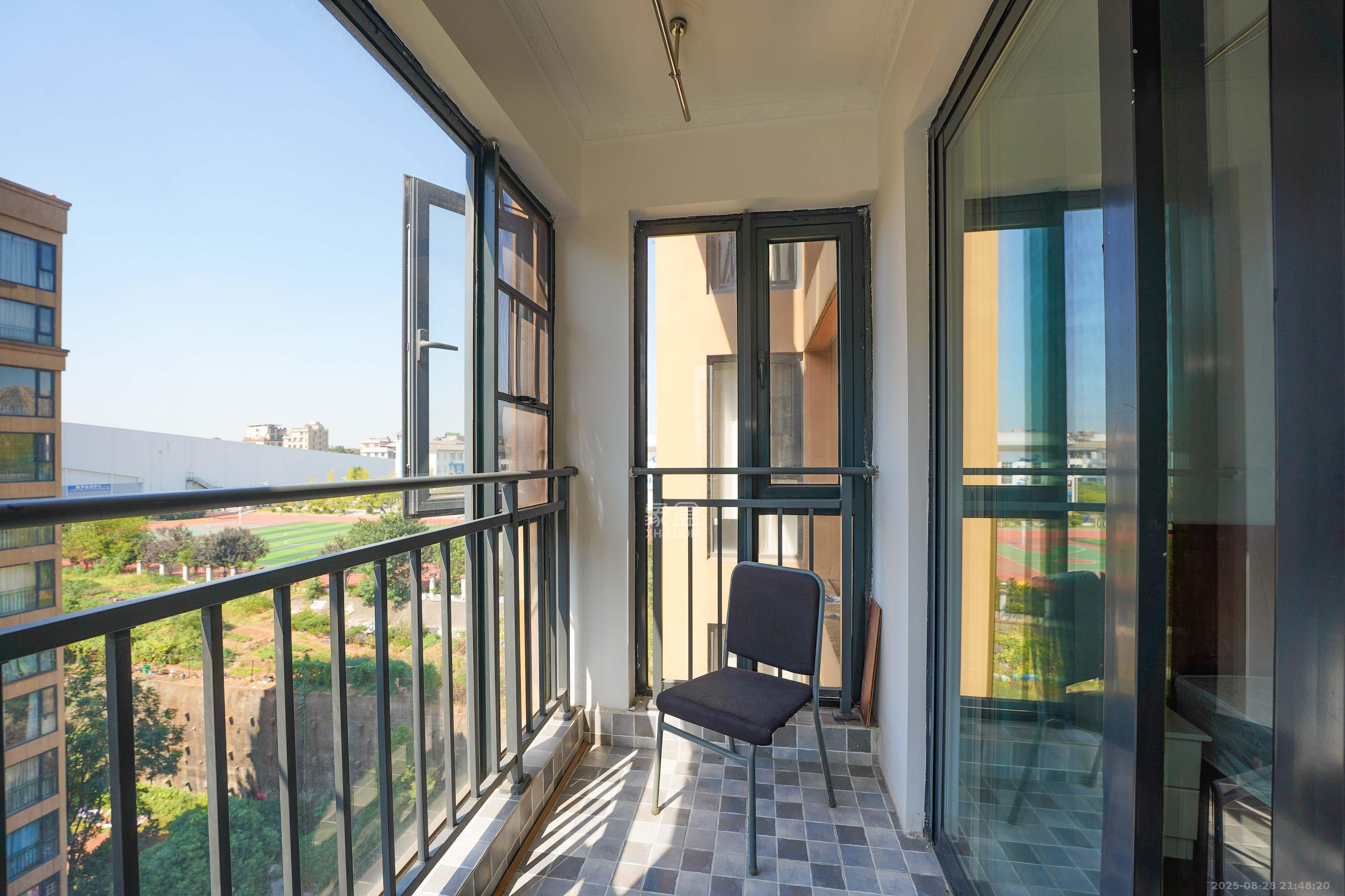 怡海星城  3室2厅1卫    60.0万 怡海星城  3室2厅1卫    60.0万阳台