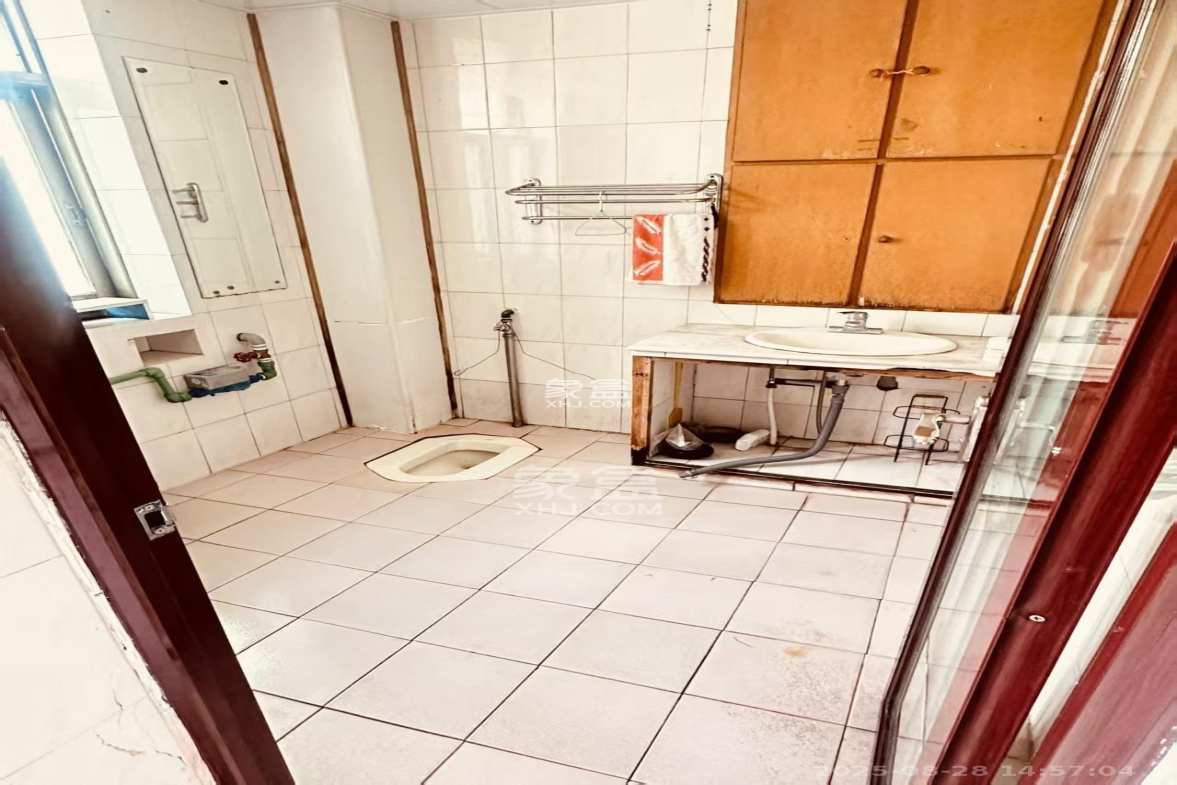 八一路417号大院 3室1厅1卫 2600.0元/月 八一路417号大院 3室1厅1卫 2600.0元/月室内图