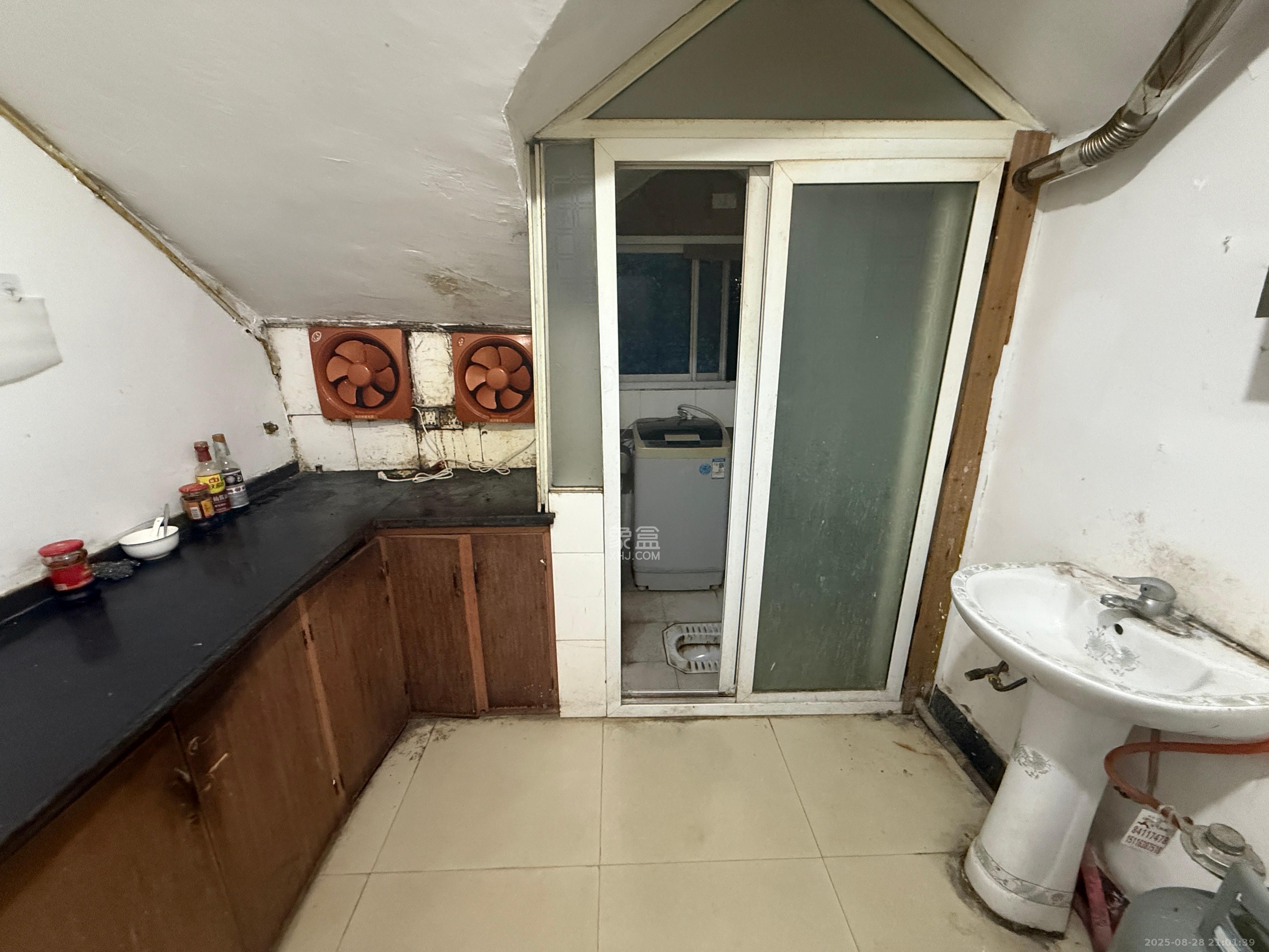 茶子山小区  1室0厅0卫    1200.0元/月室内图